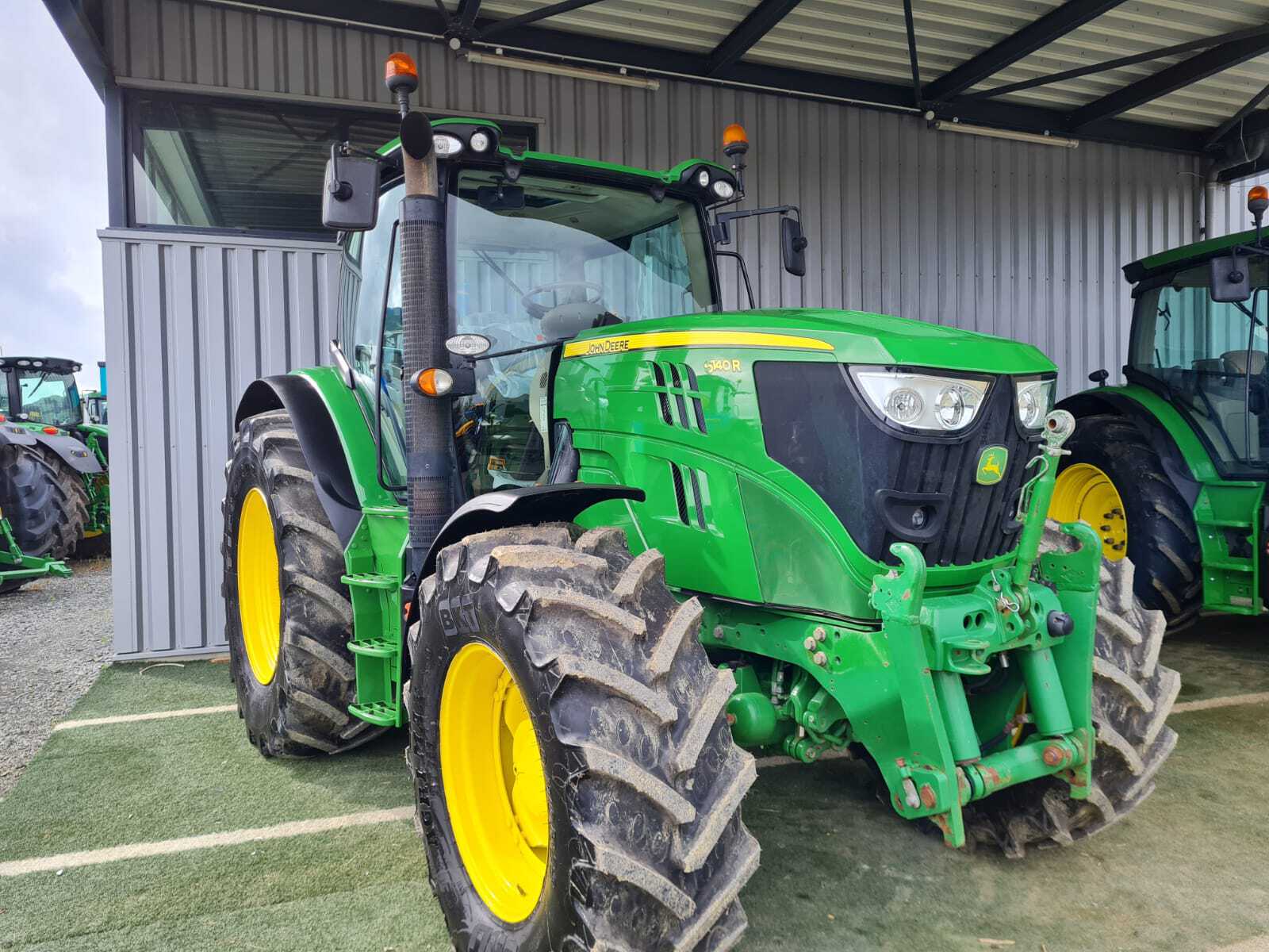 JOHN DEERE 6140R
