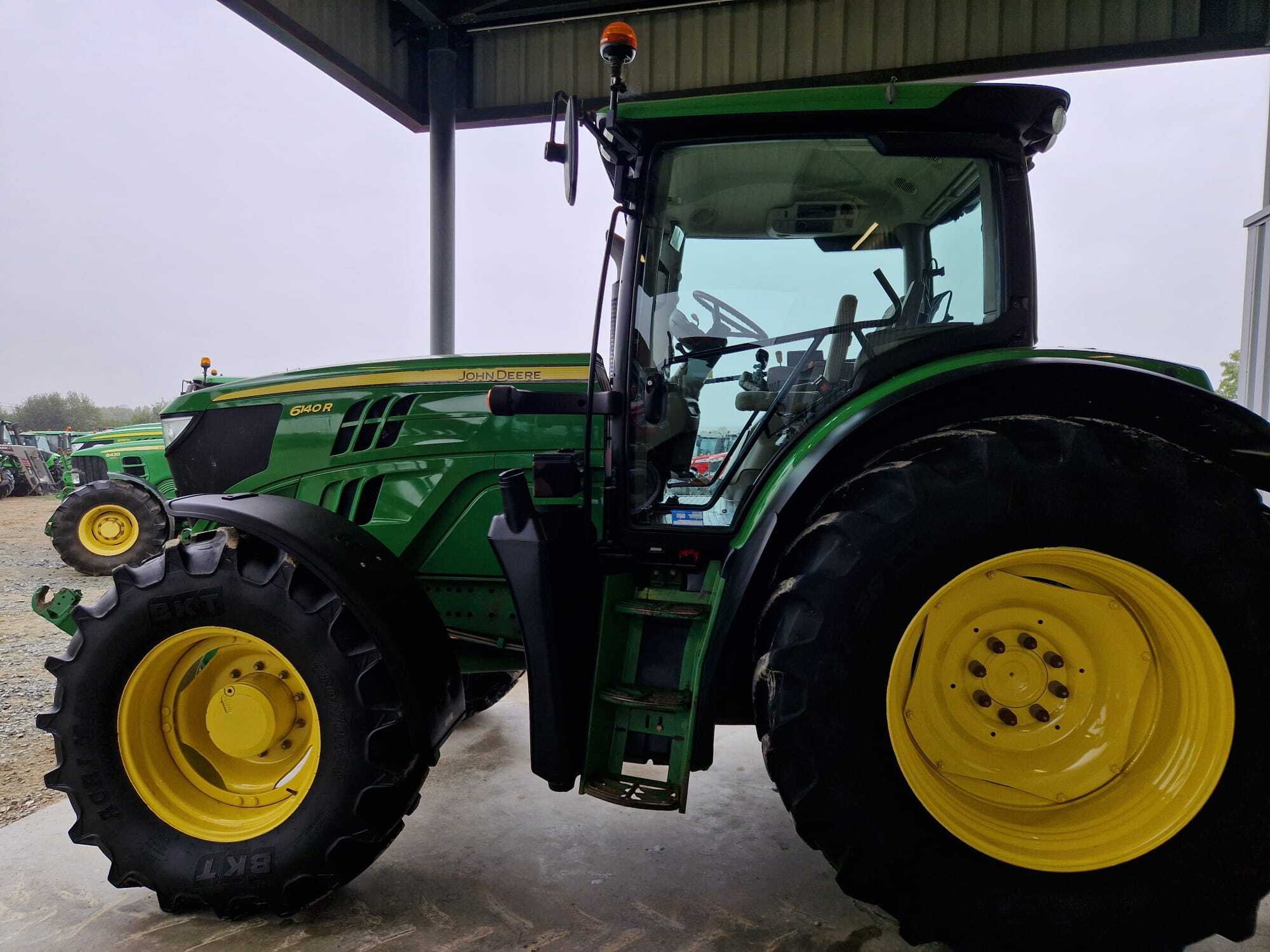 JOHN DEERE 6140R AUTOPOWER