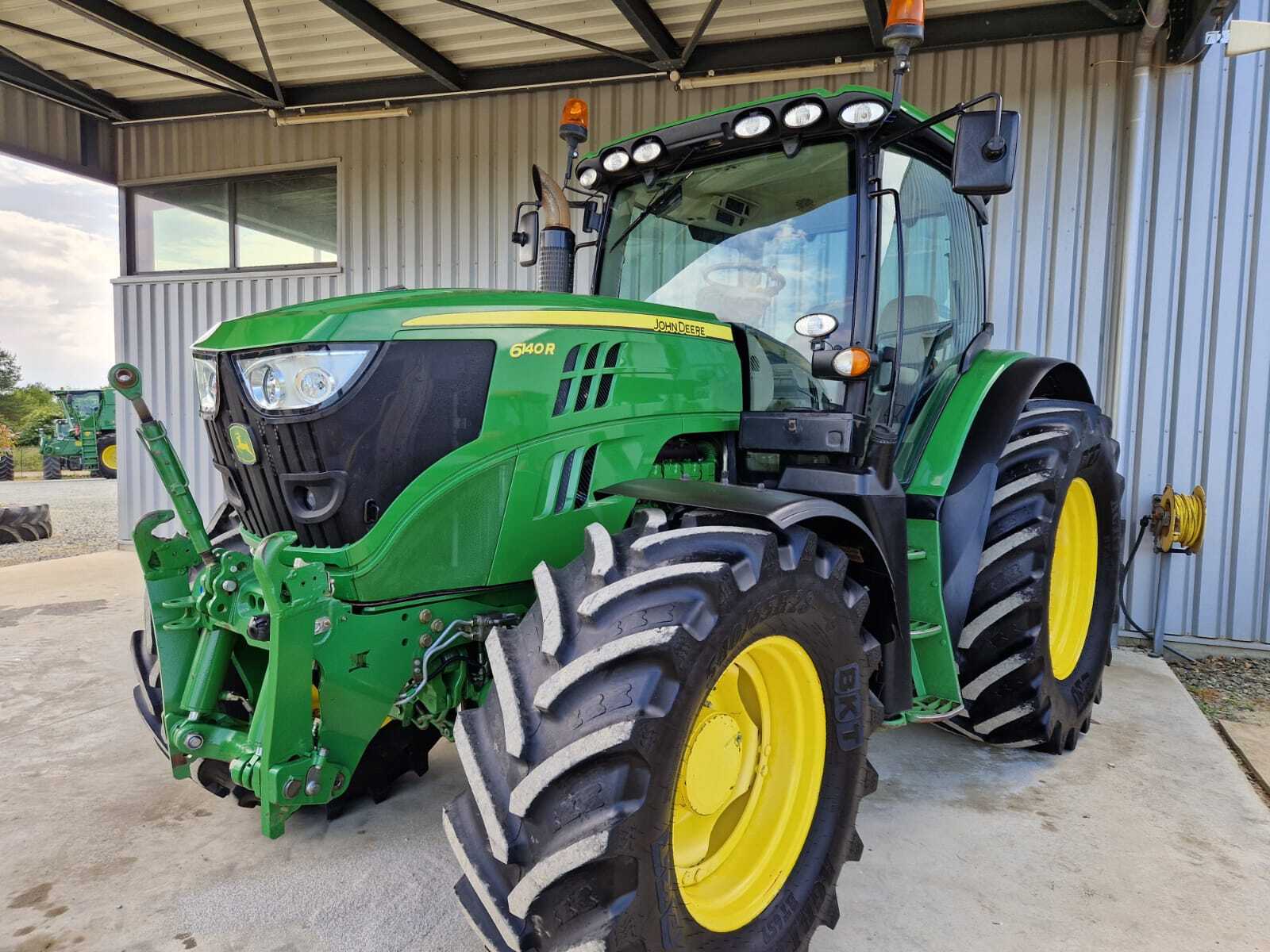JOHN DEERE 6140R
