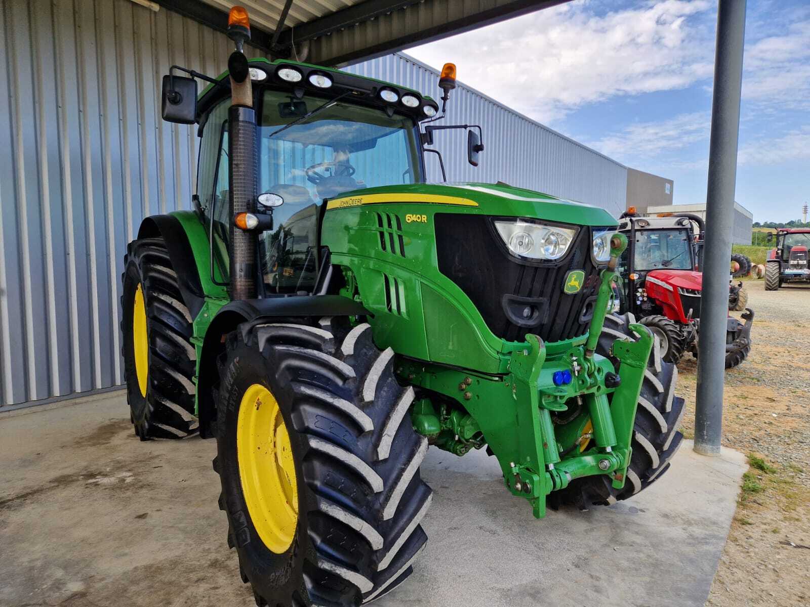 JOHN DEERE 6140R