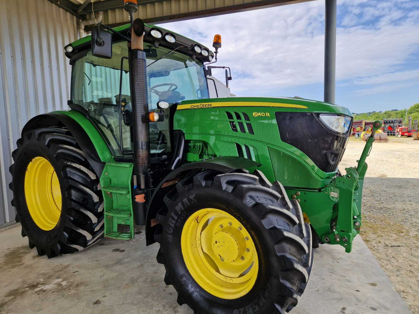JOHN DEERE 6140R