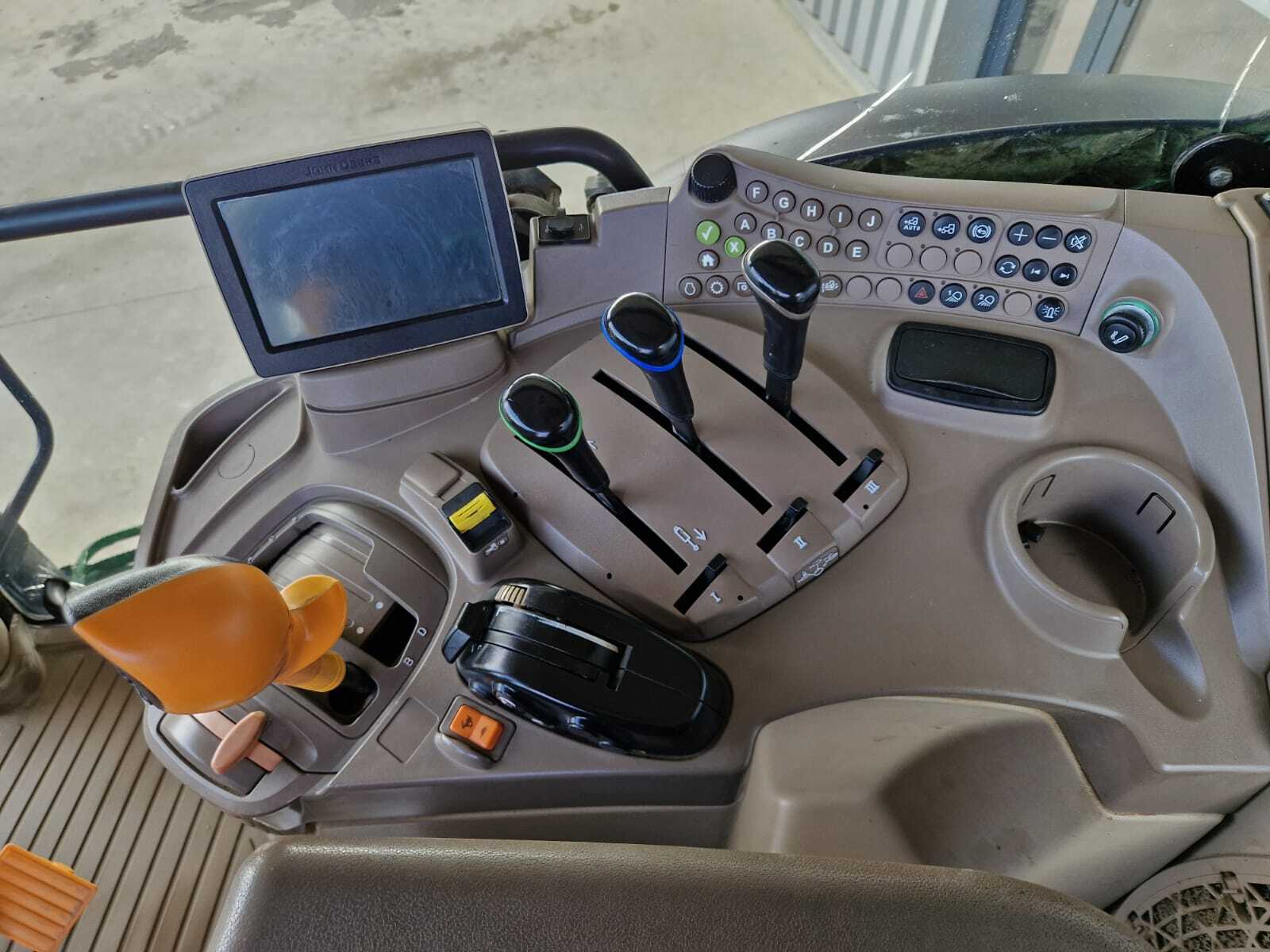 JOHN DEERE 6140R