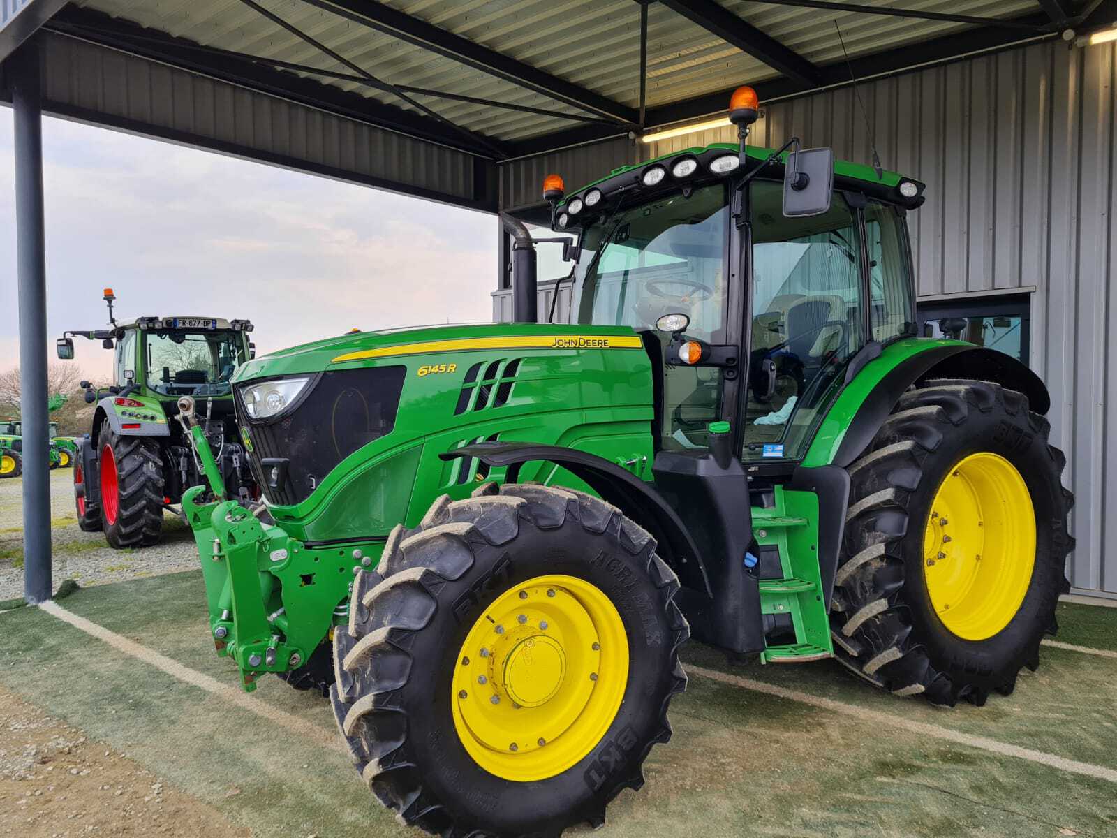 JOHN DEERE 6145R