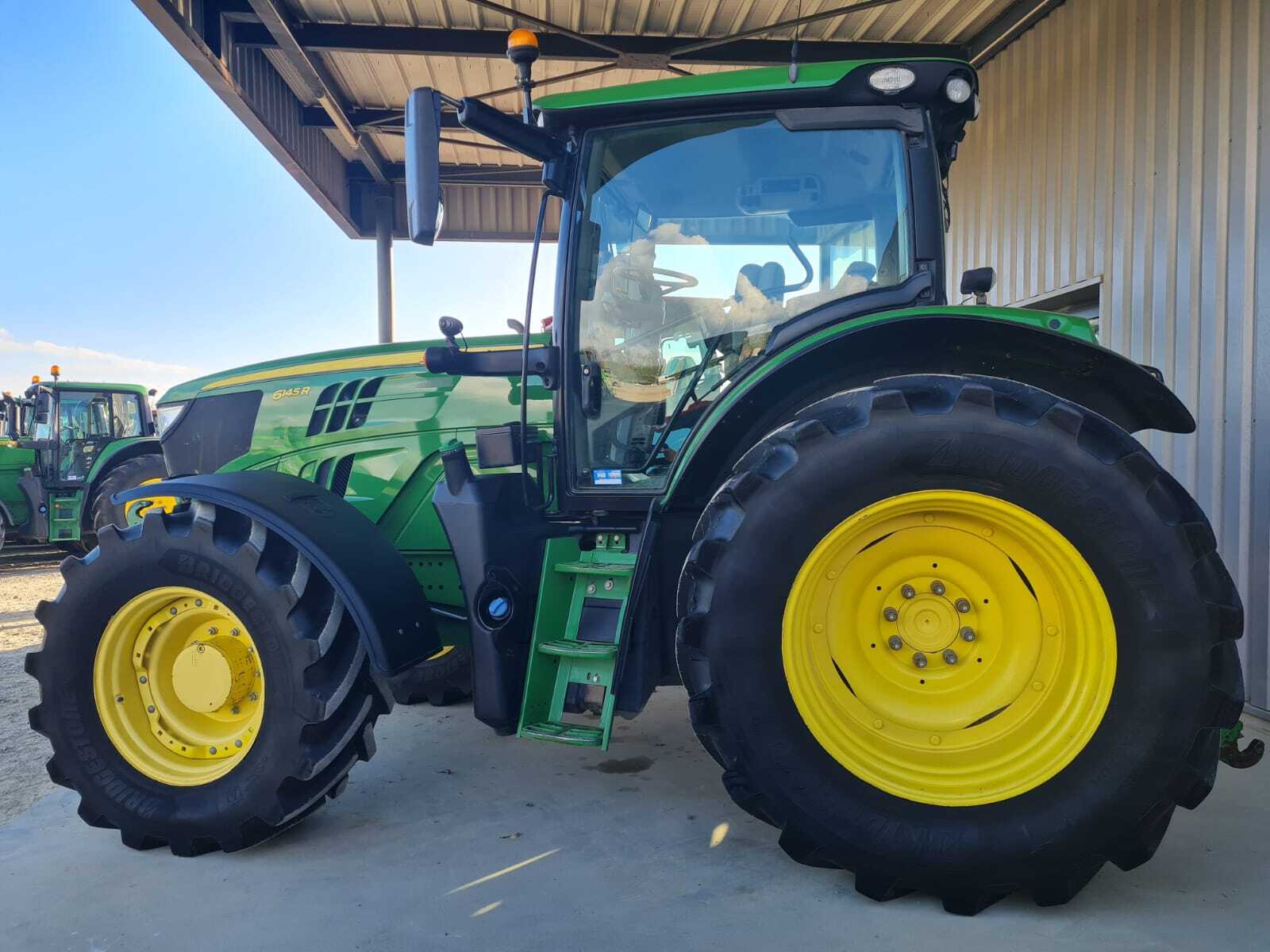 JOHN DEERE 6145R