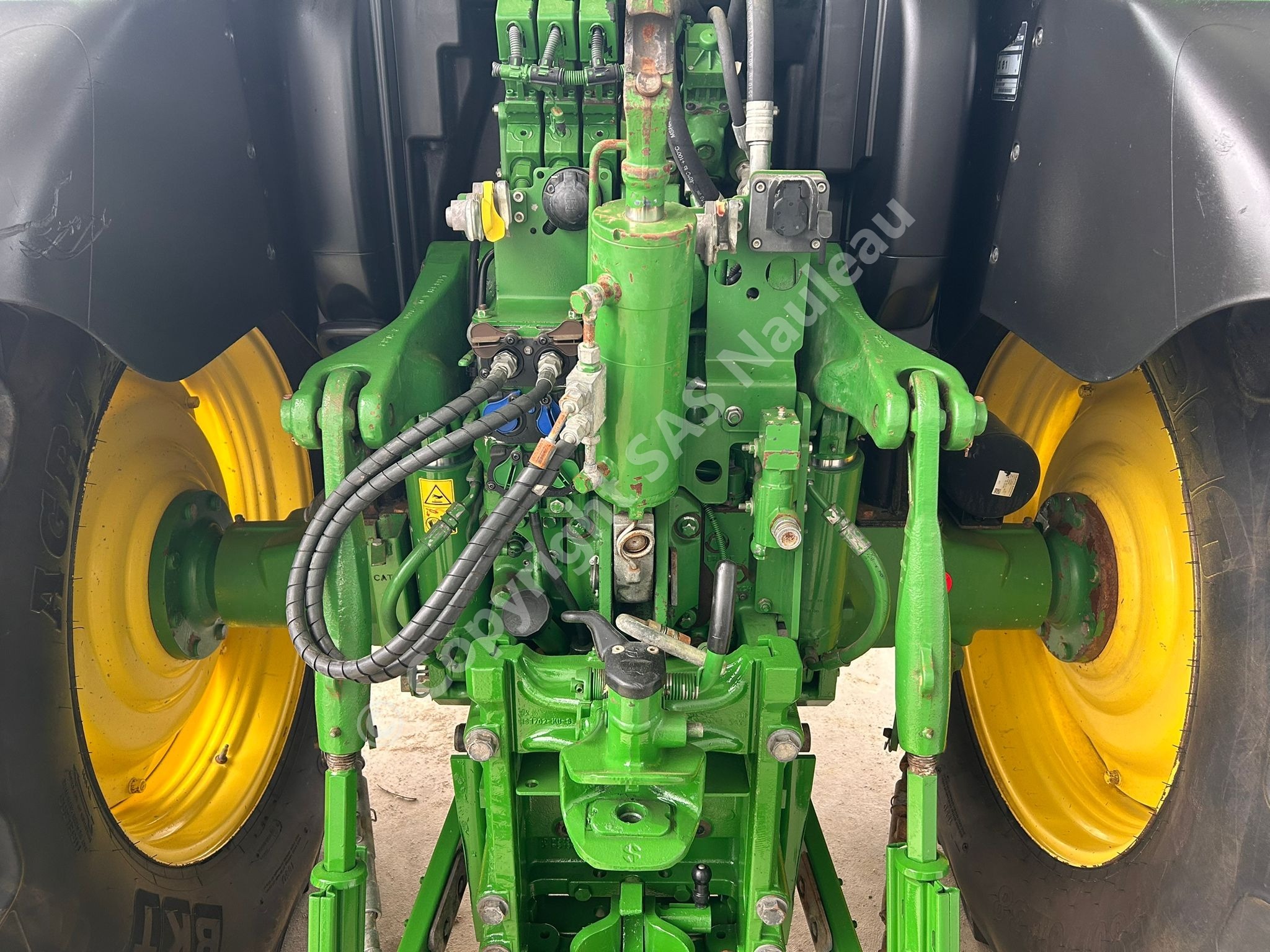 JOHN DEERE 6145R