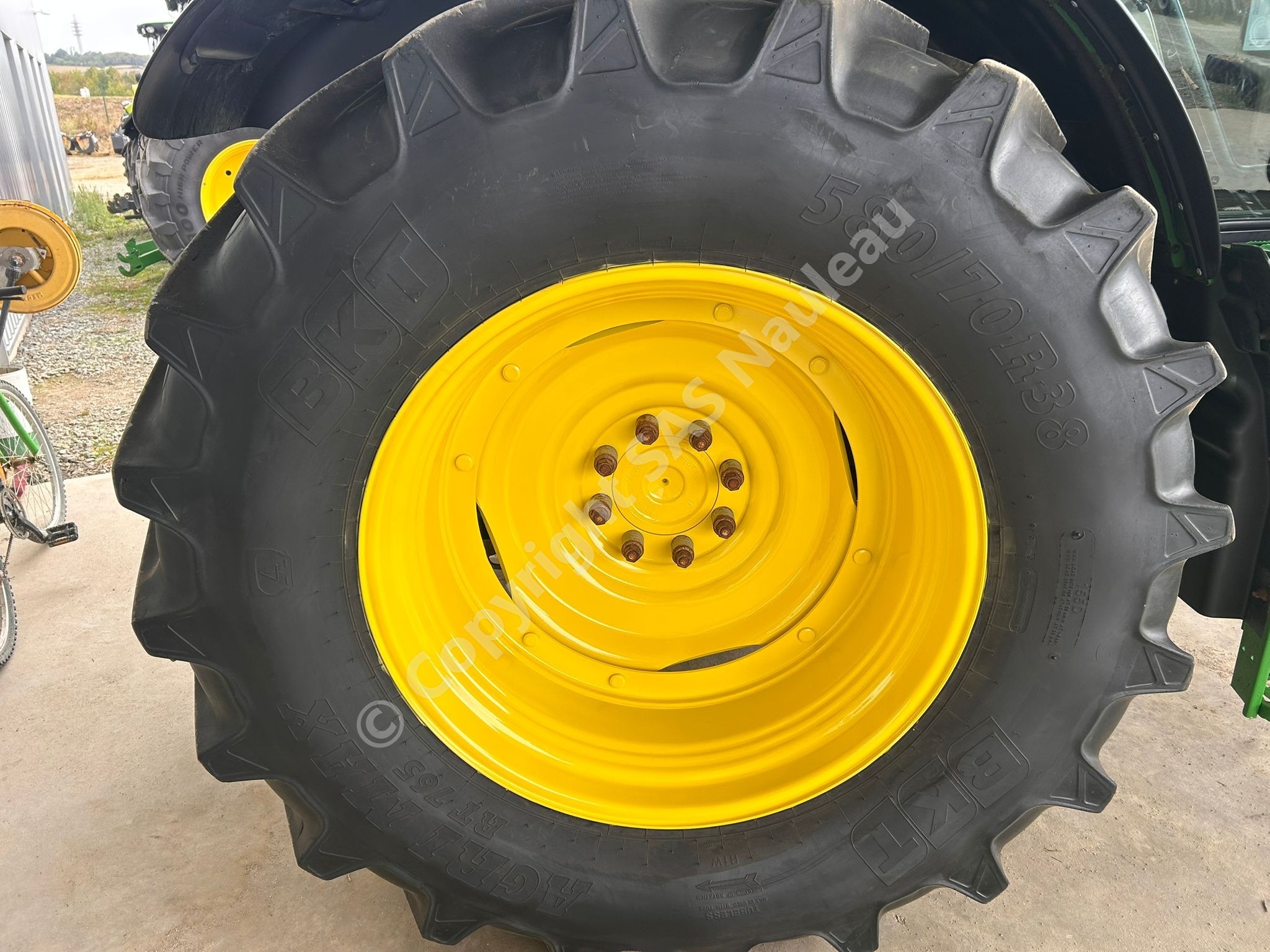 JOHN DEERE 6145R