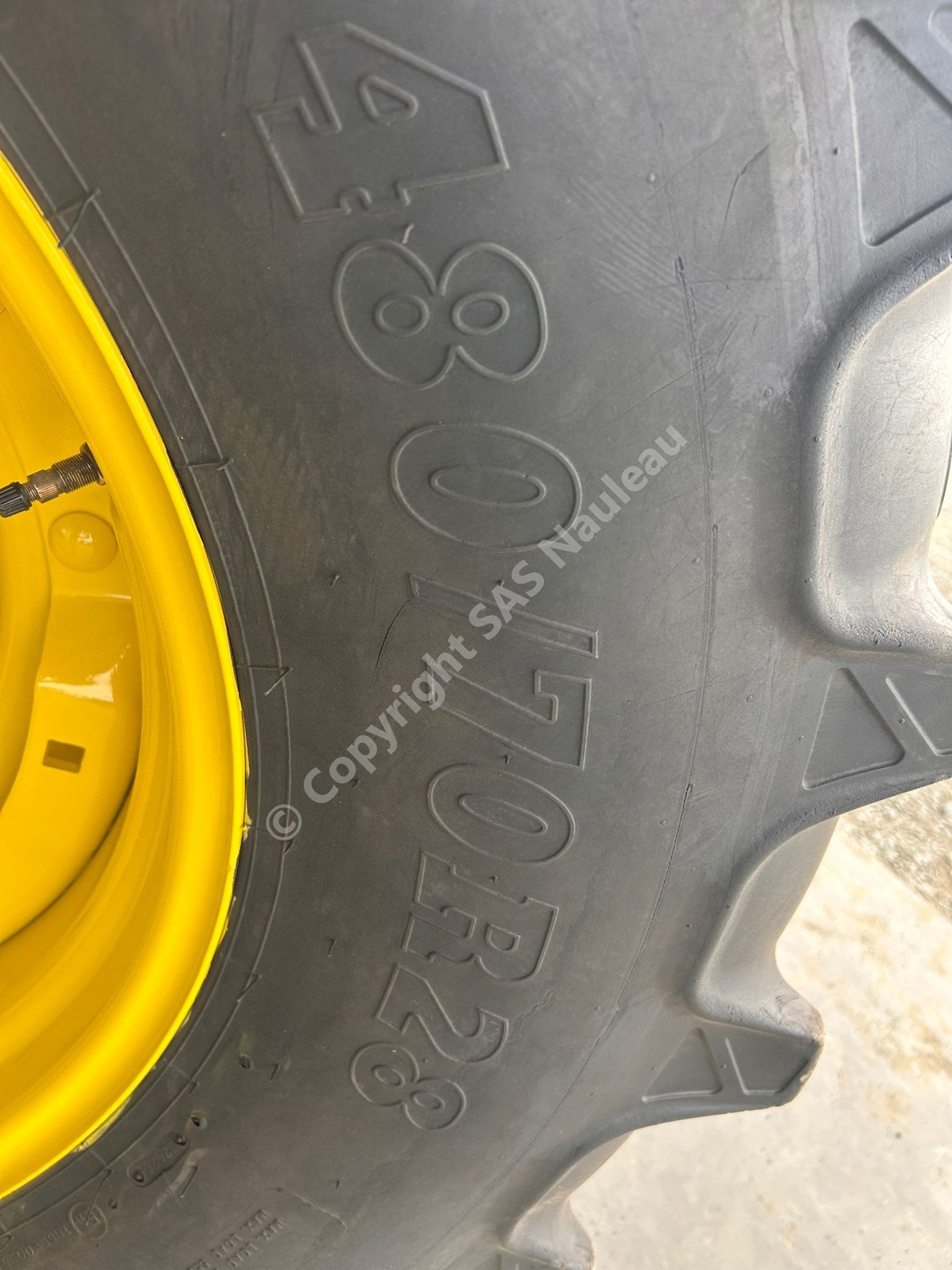 JOHN DEERE 6145R