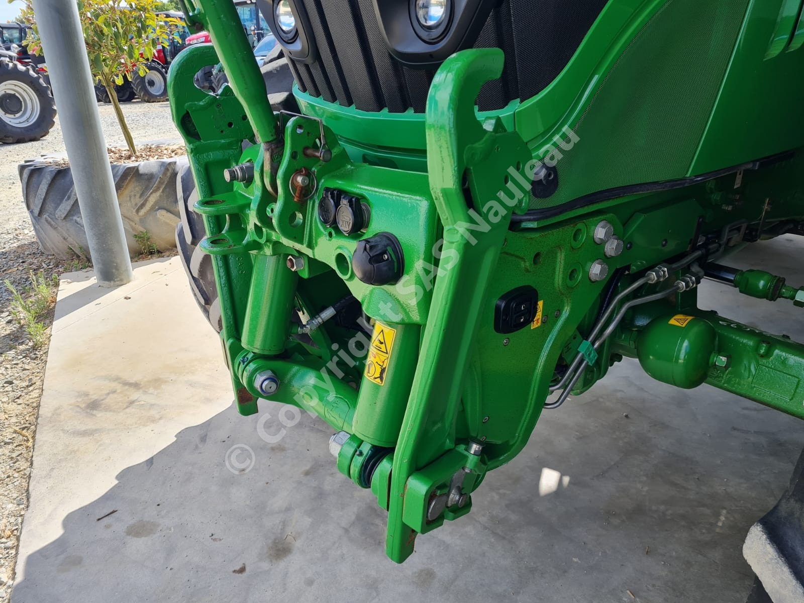 JOHN DEERE 6145R