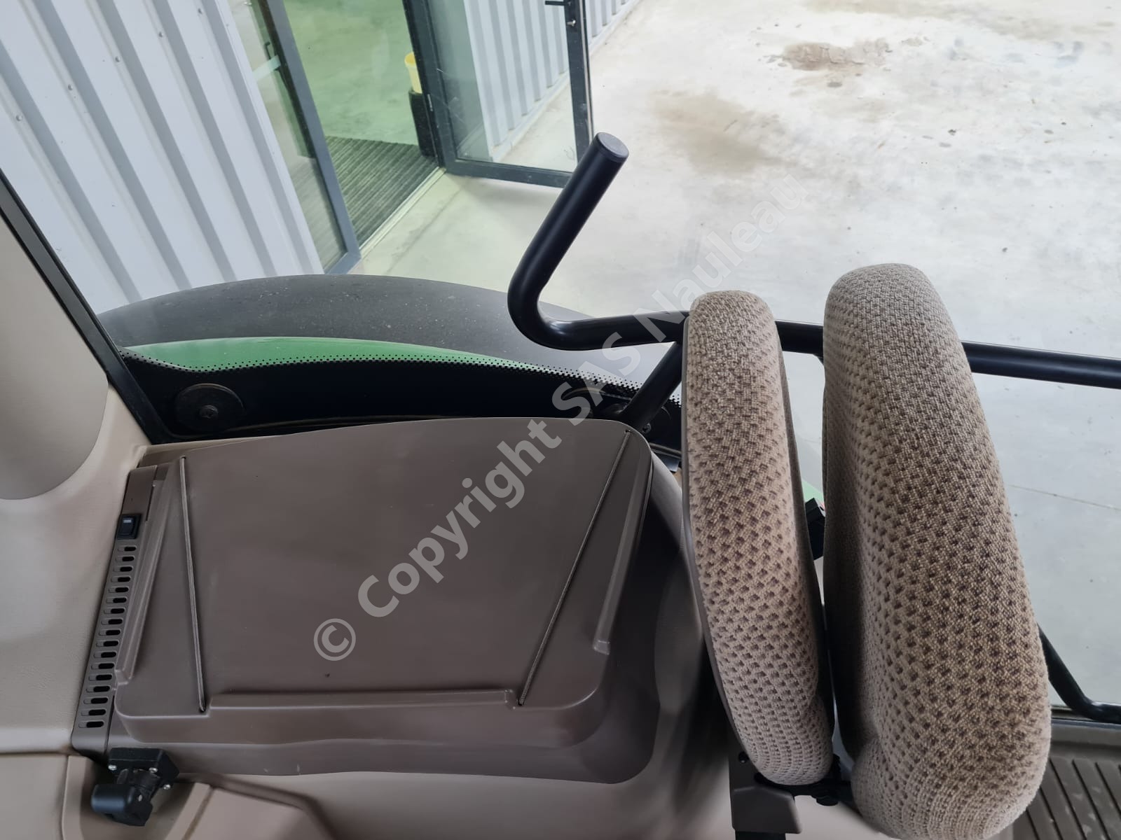 JOHN DEERE 6145R