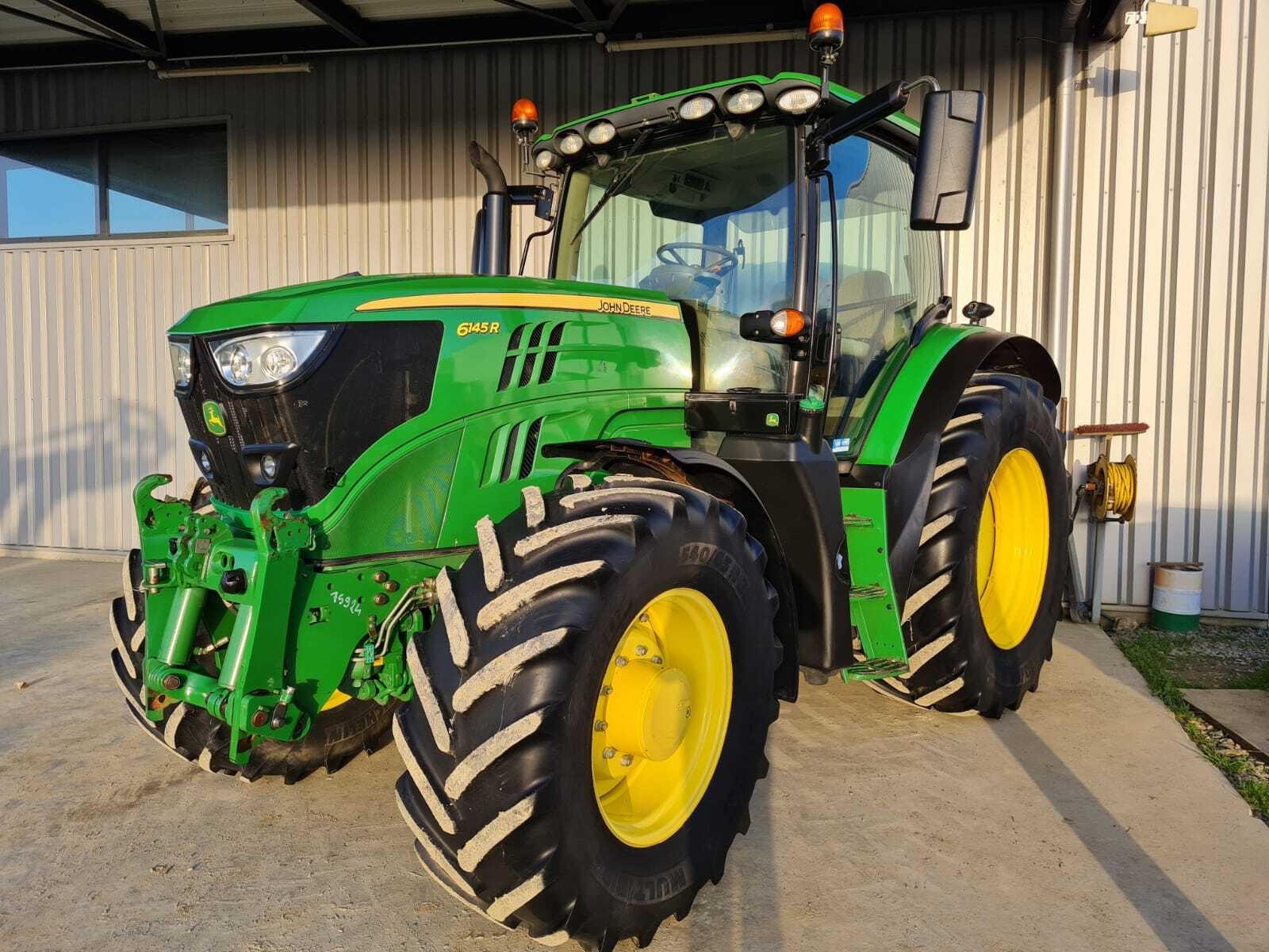 JOHN DEERE 6145R