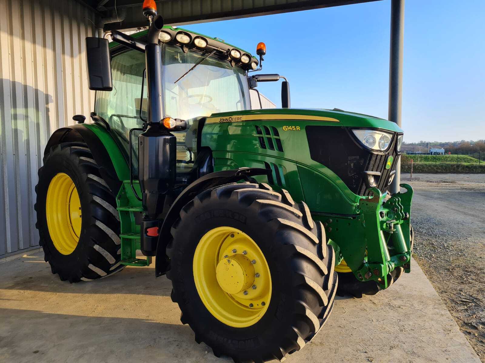 JOHN DEERE 6145R