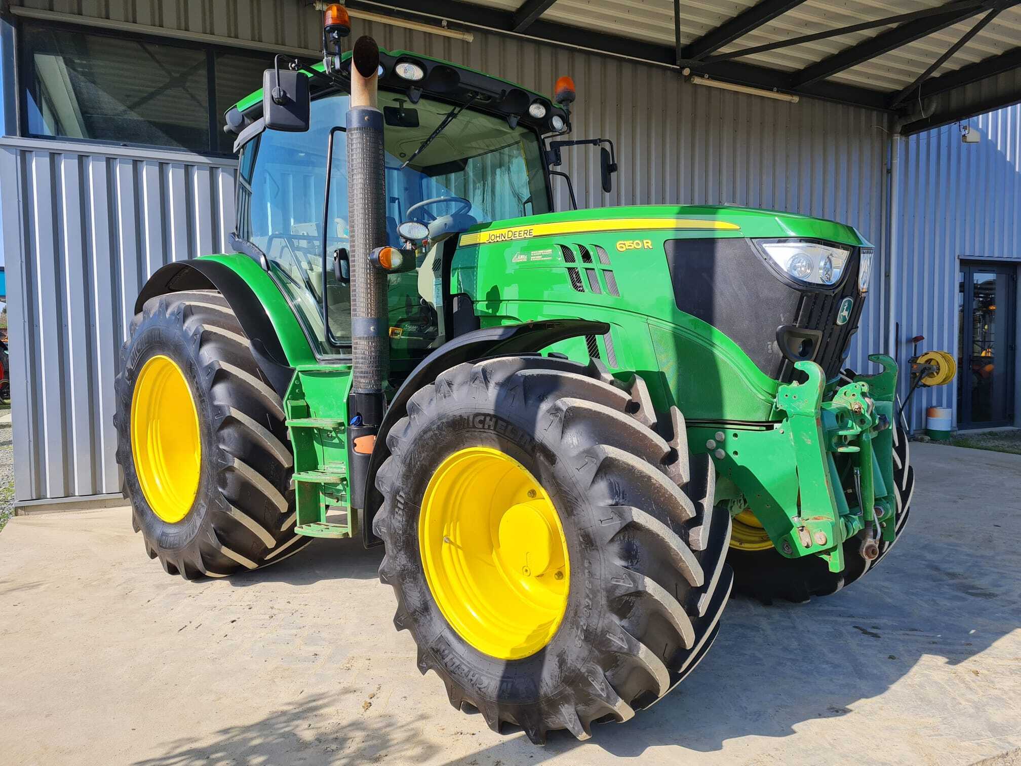 JOHN DEERE 6150R