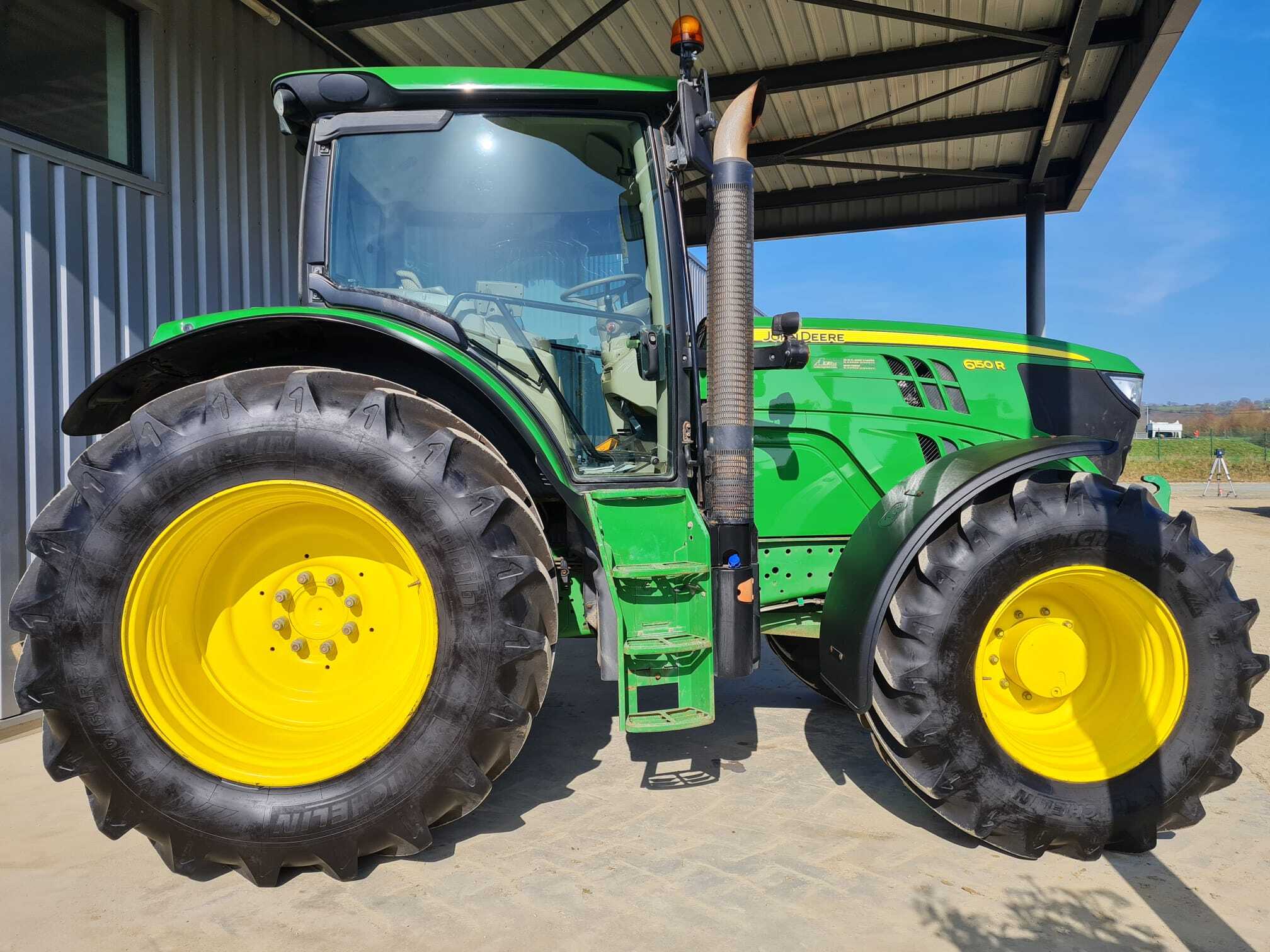 JOHN DEERE 6150R