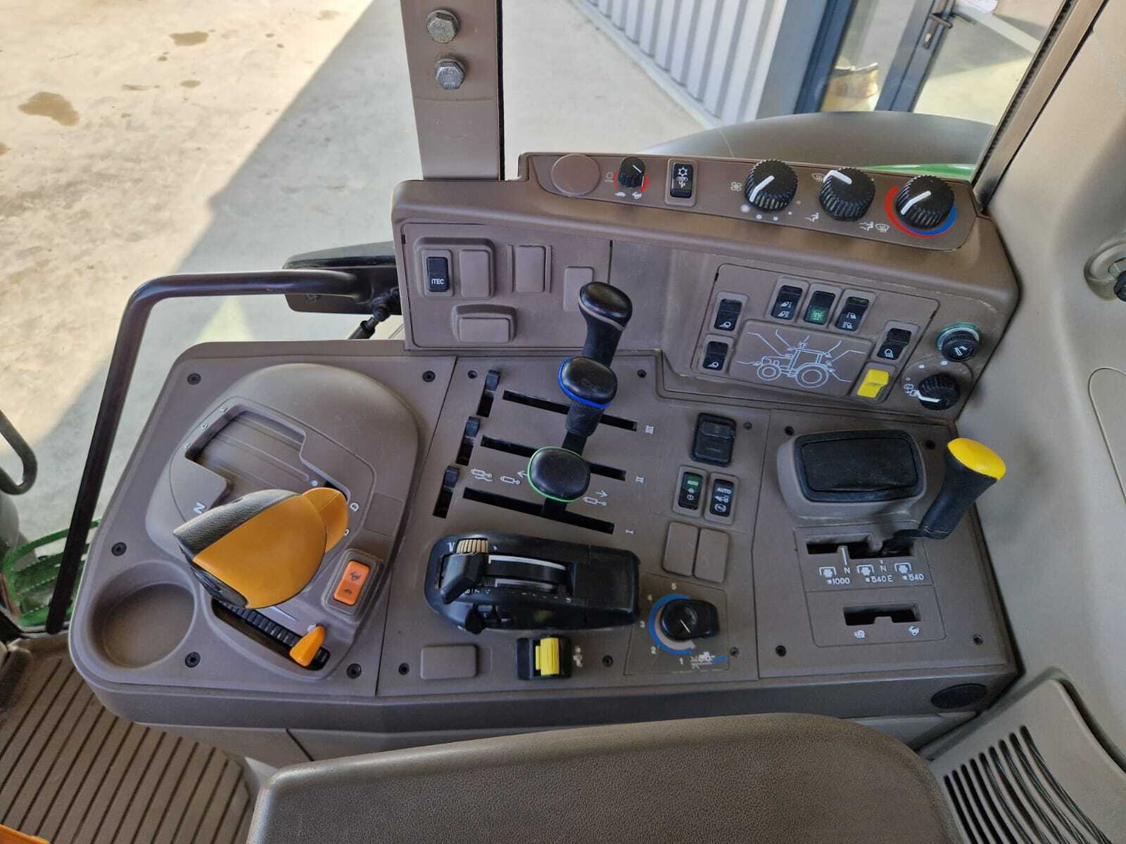 JOHN DEERE 6155M