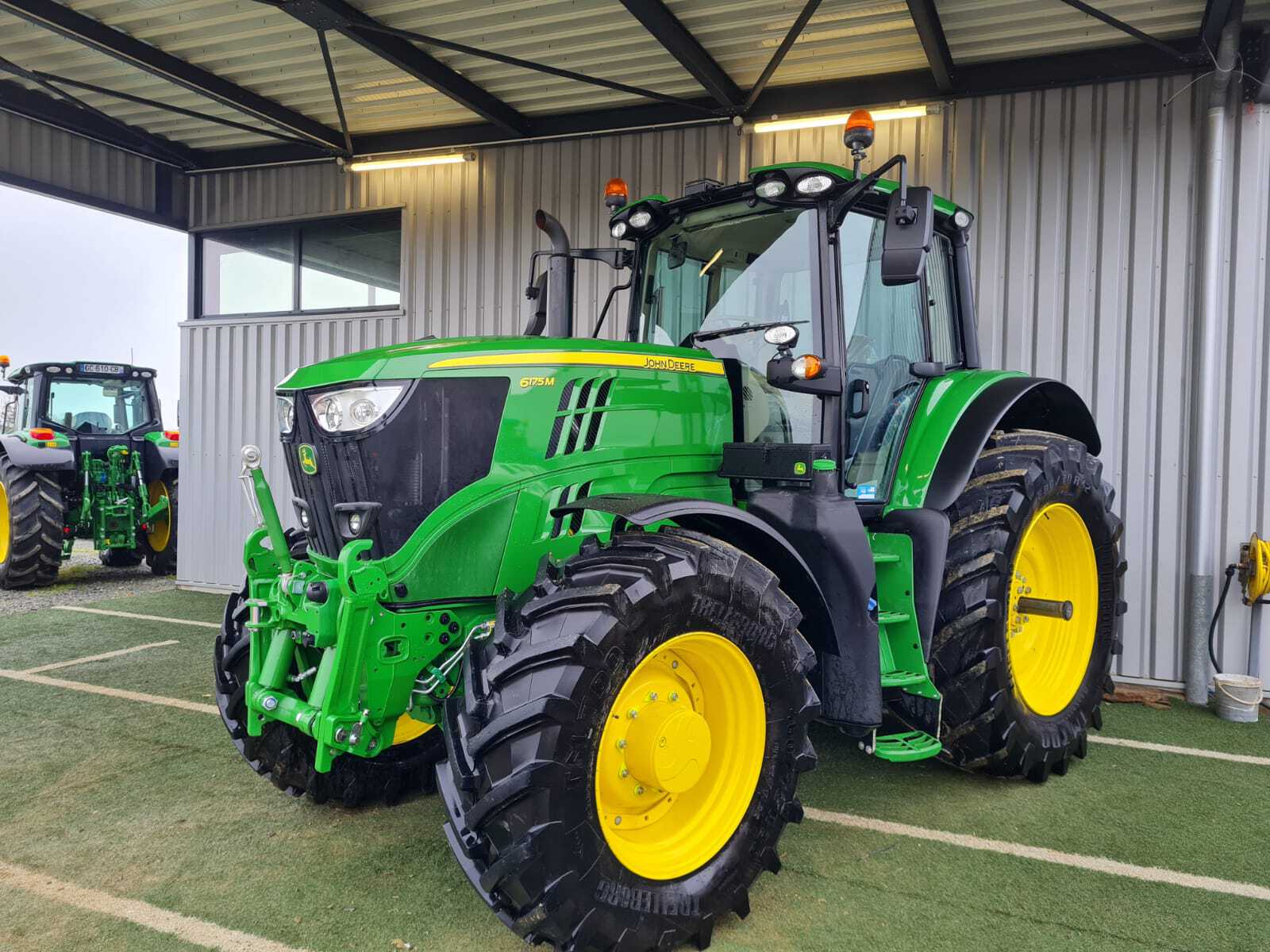 JOHN DEERE 6175M