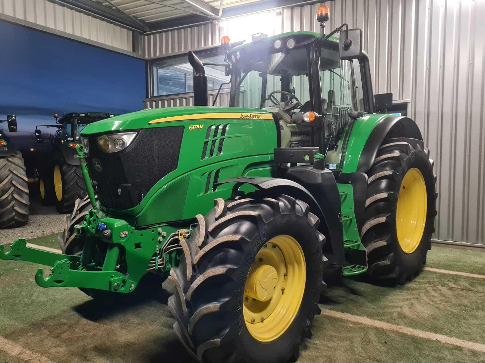 JOHN DEERE 6175M