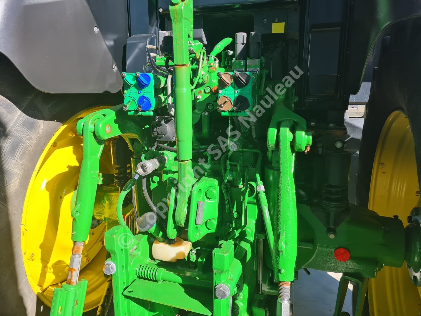 JOHN DEERE 6175M