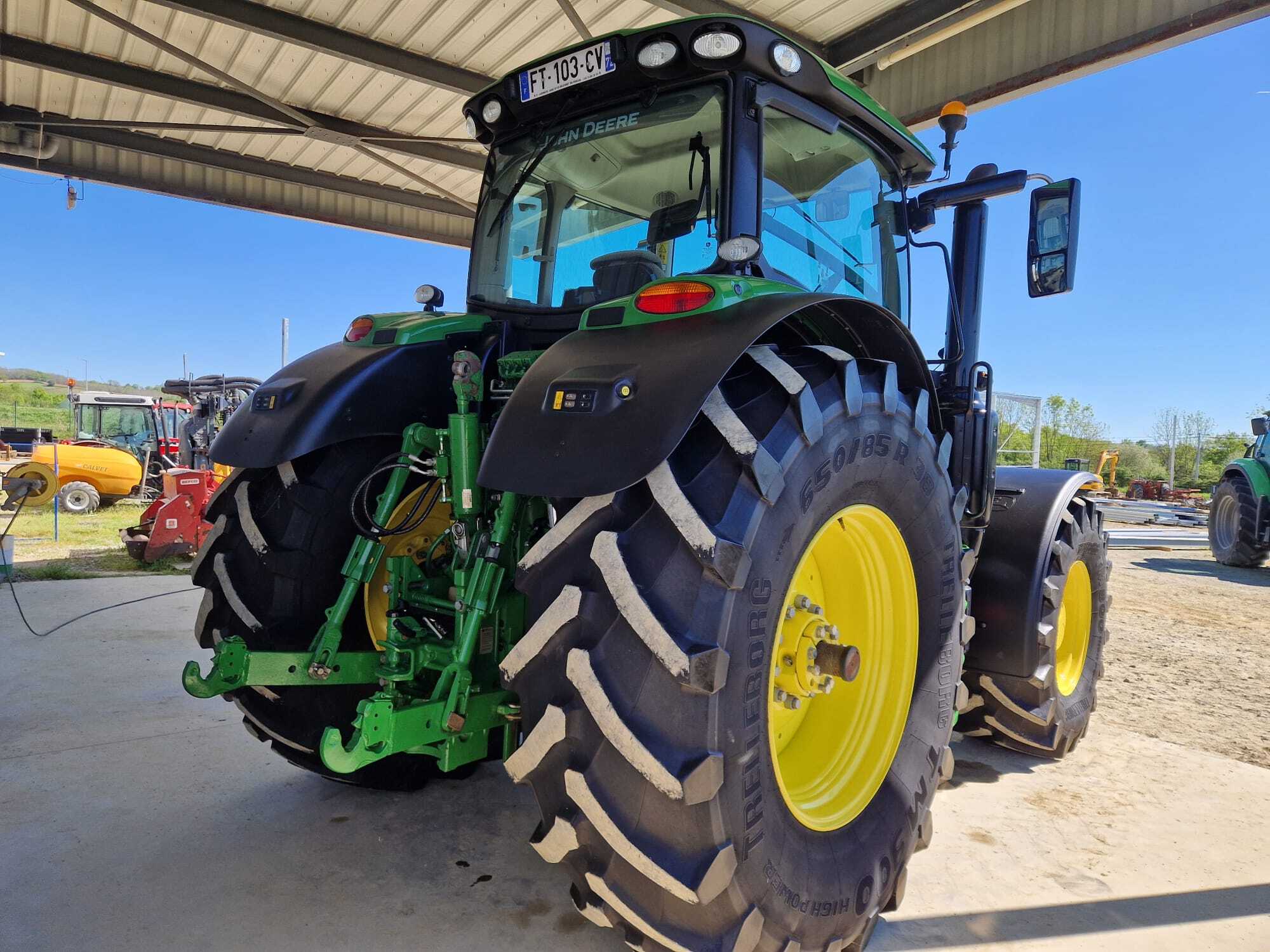 JOHN DEERE 6175R