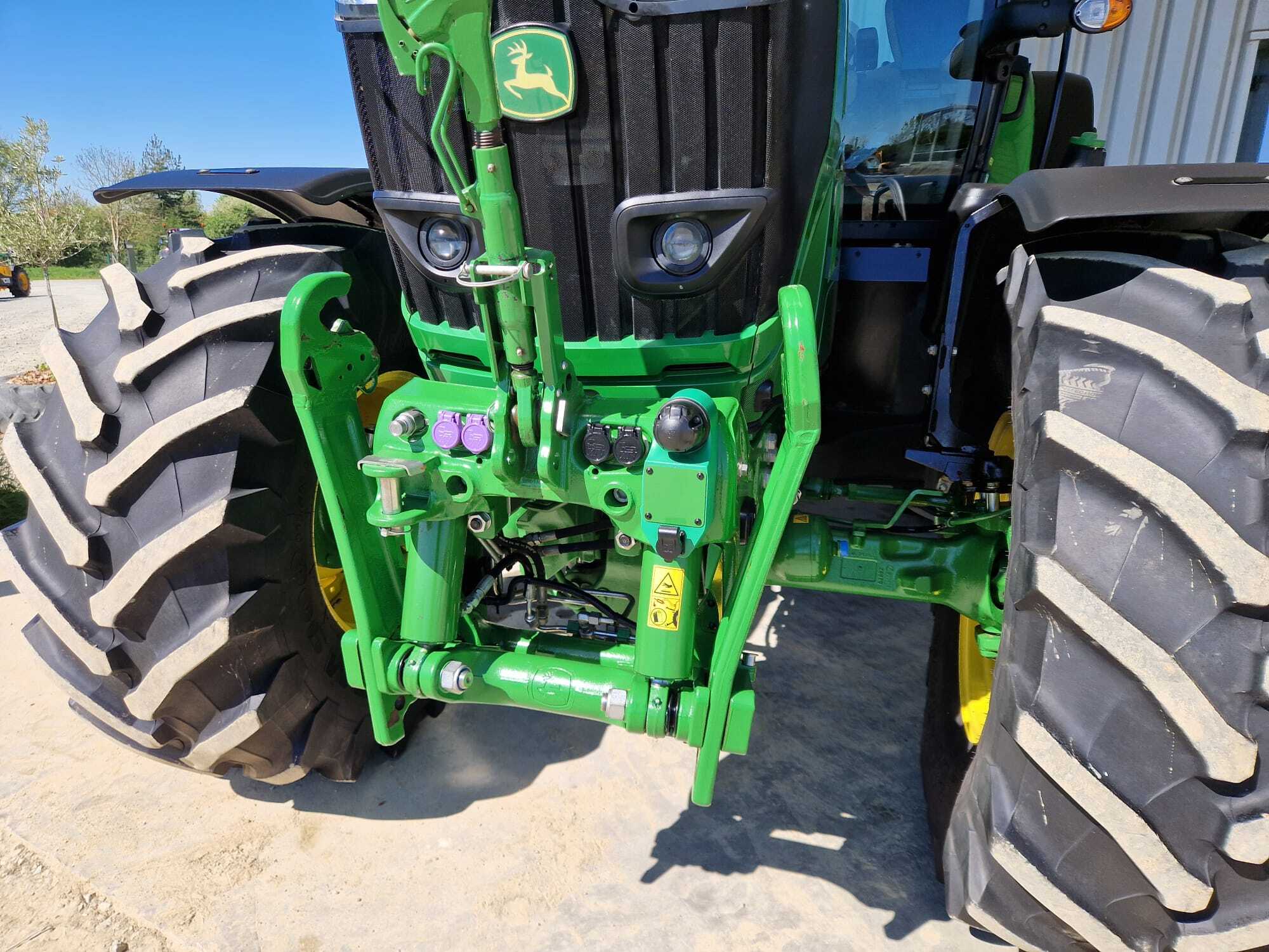JOHN DEERE 6175R