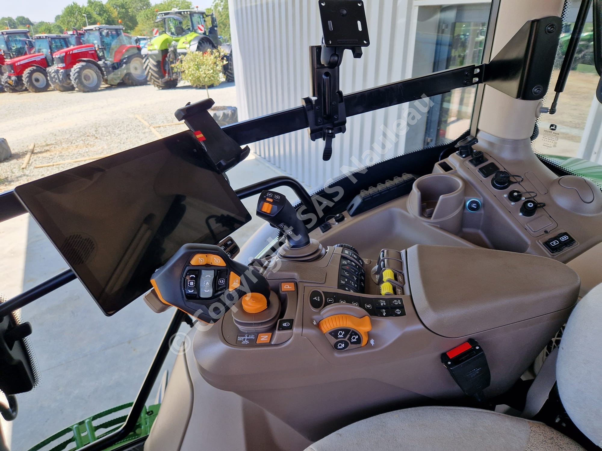 JOHN DEERE 6R185