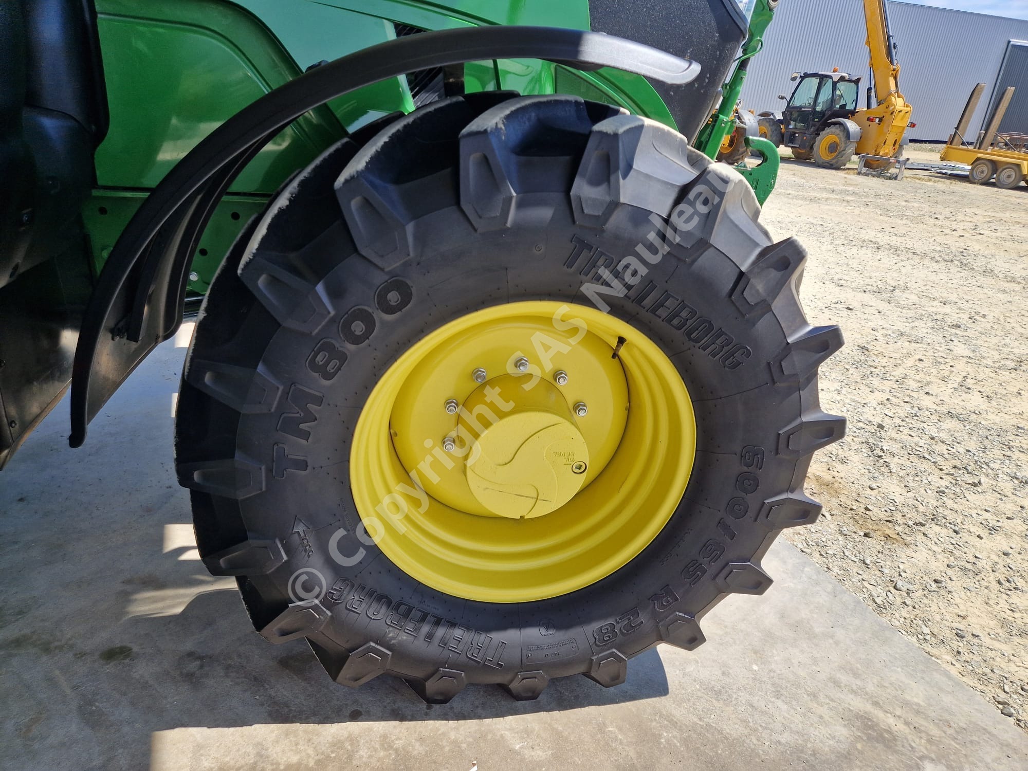 JOHN DEERE 6R185