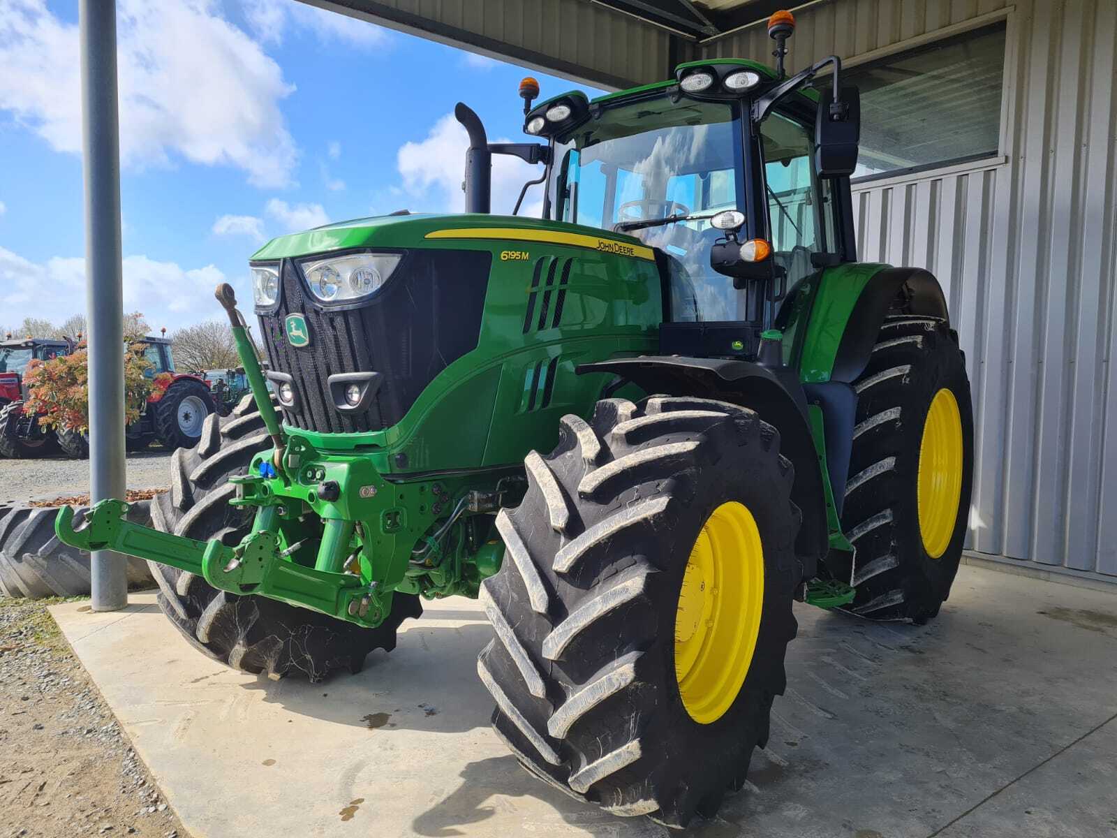 JOHN DEERE 6195M