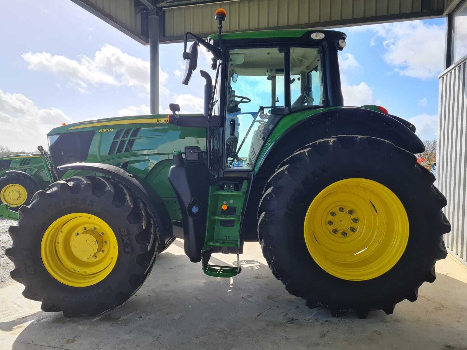 JOHN DEERE 6195M