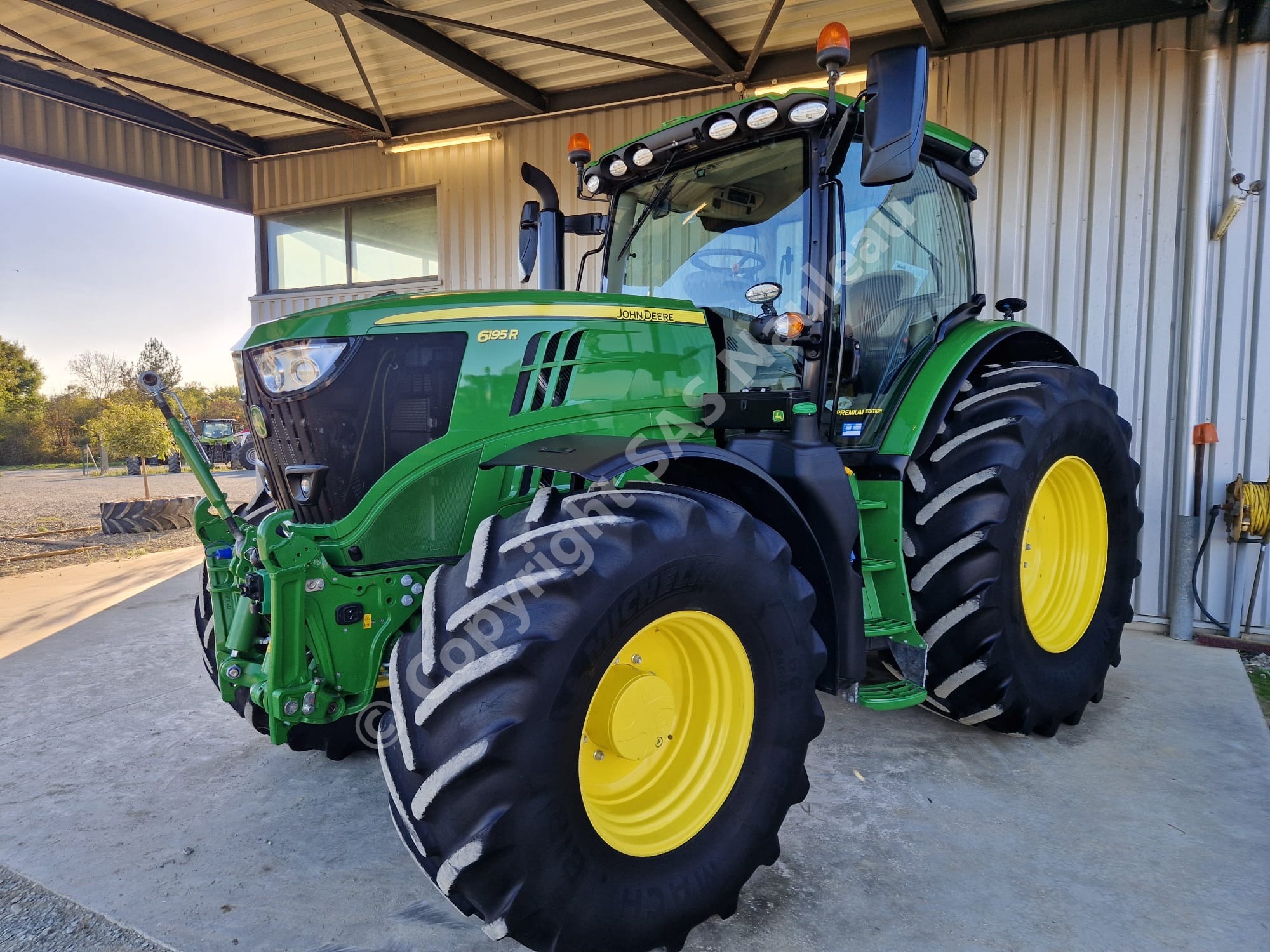 JOHN DEERE 6195R