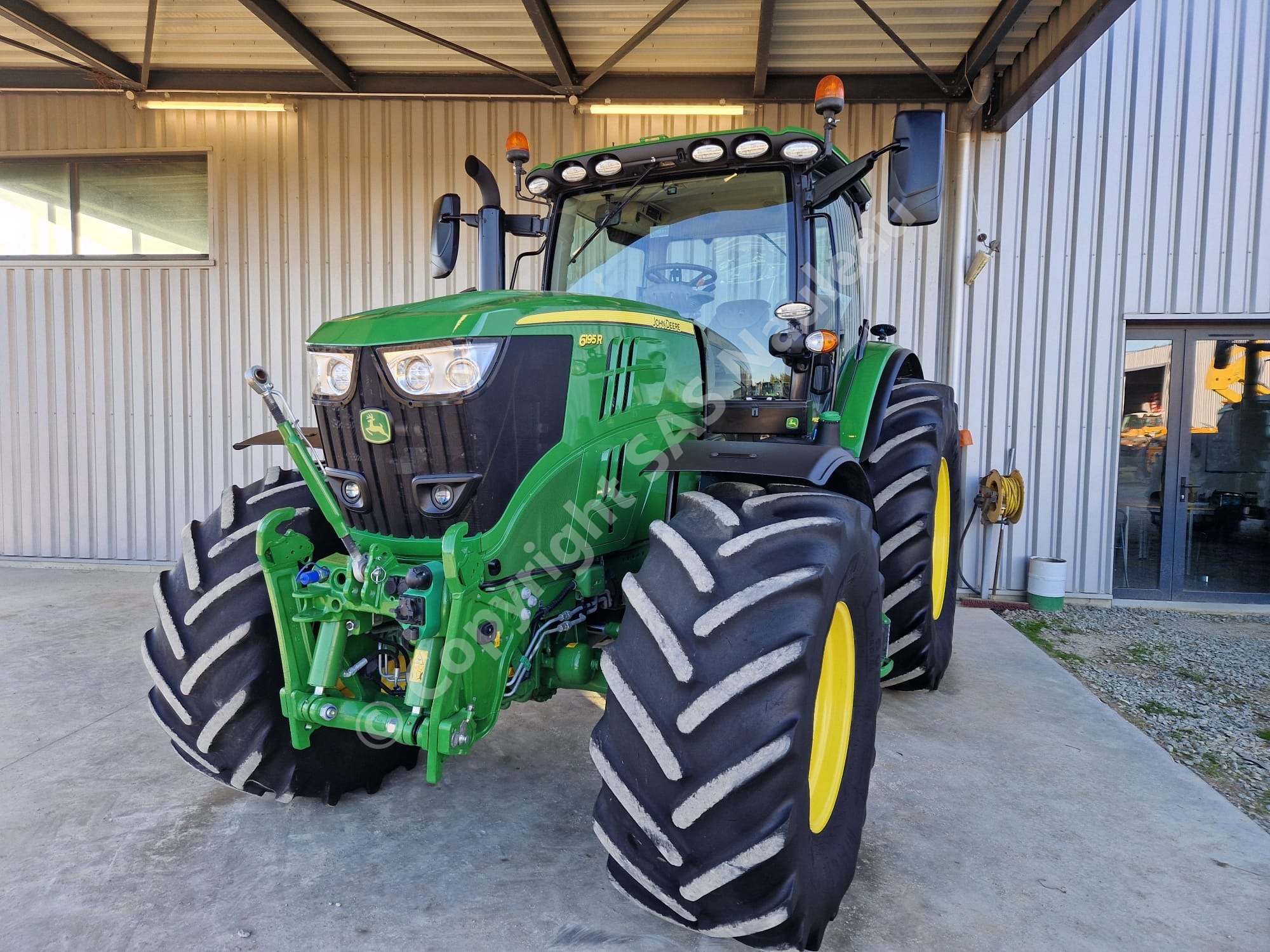 JOHN DEERE 6195R