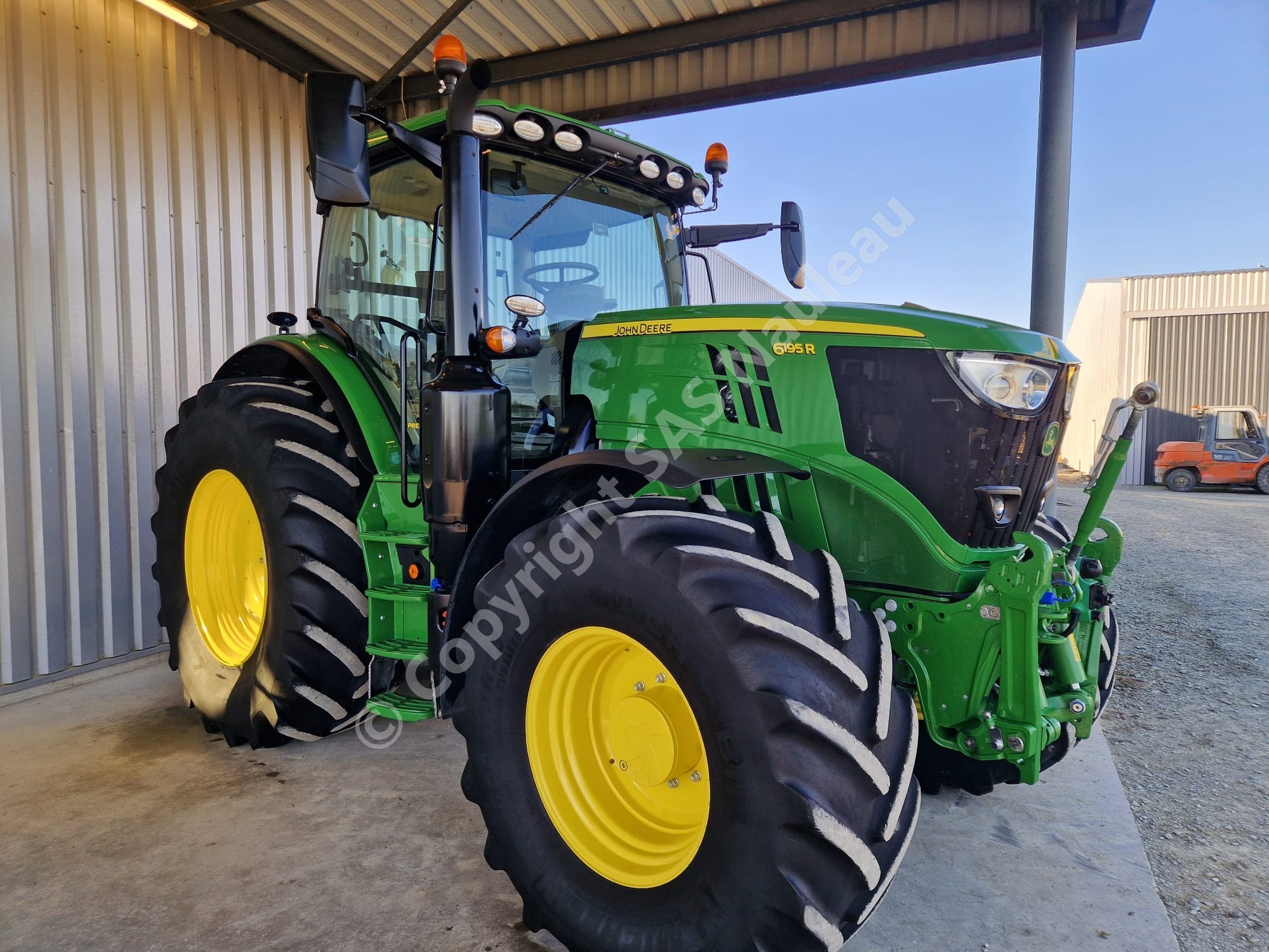 JOHN DEERE 6195R