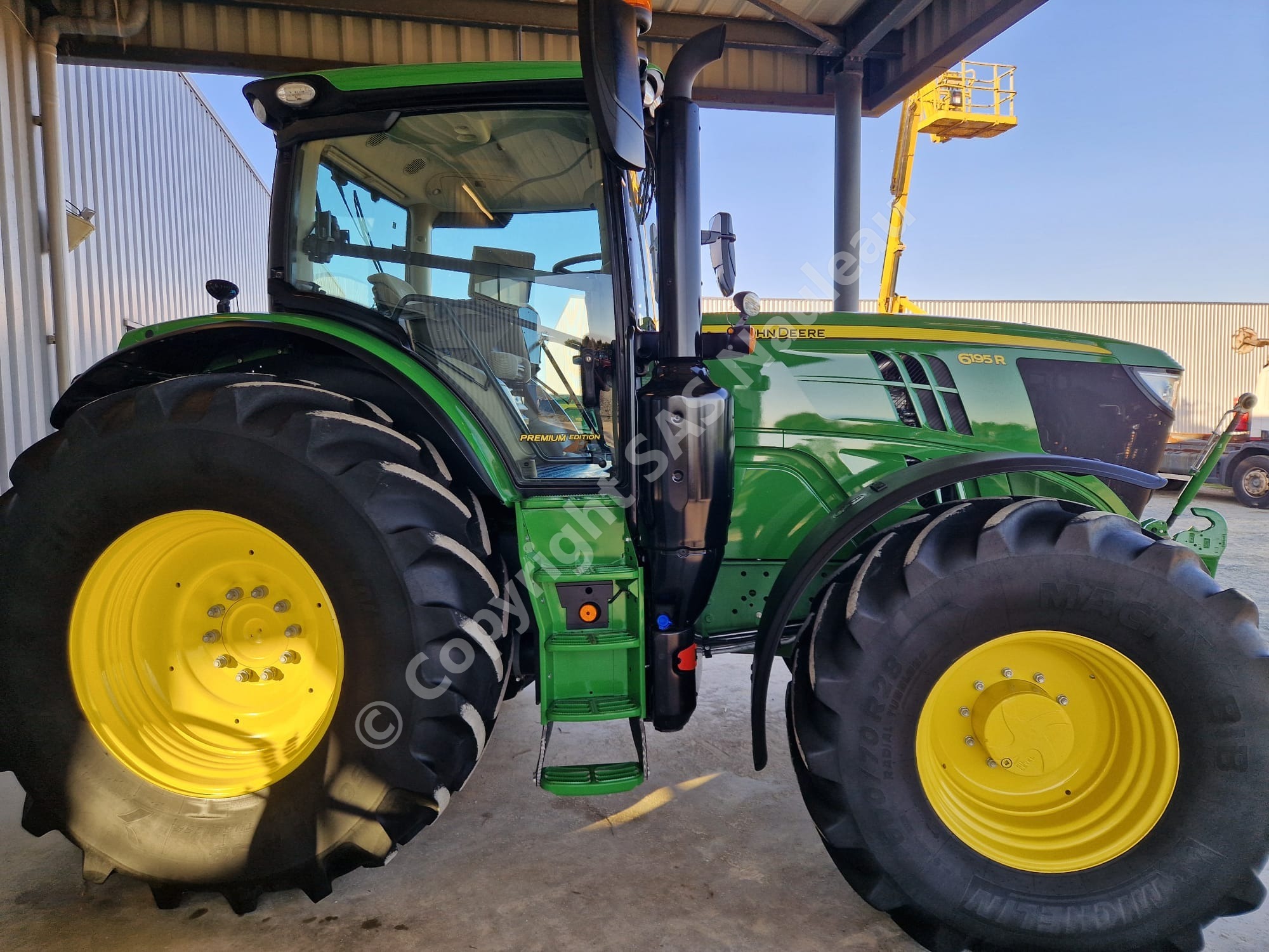 JOHN DEERE 6195R