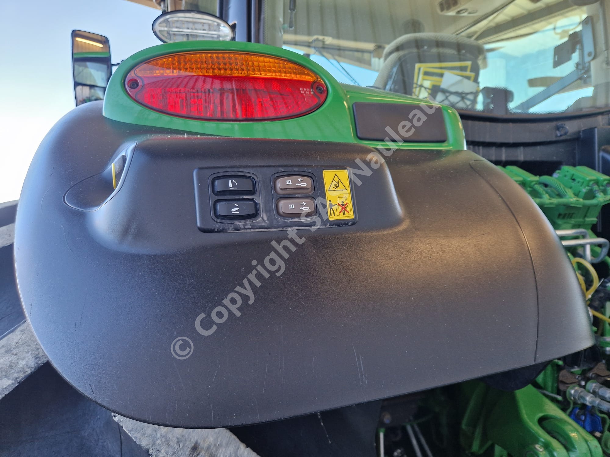 JOHN DEERE 6195R