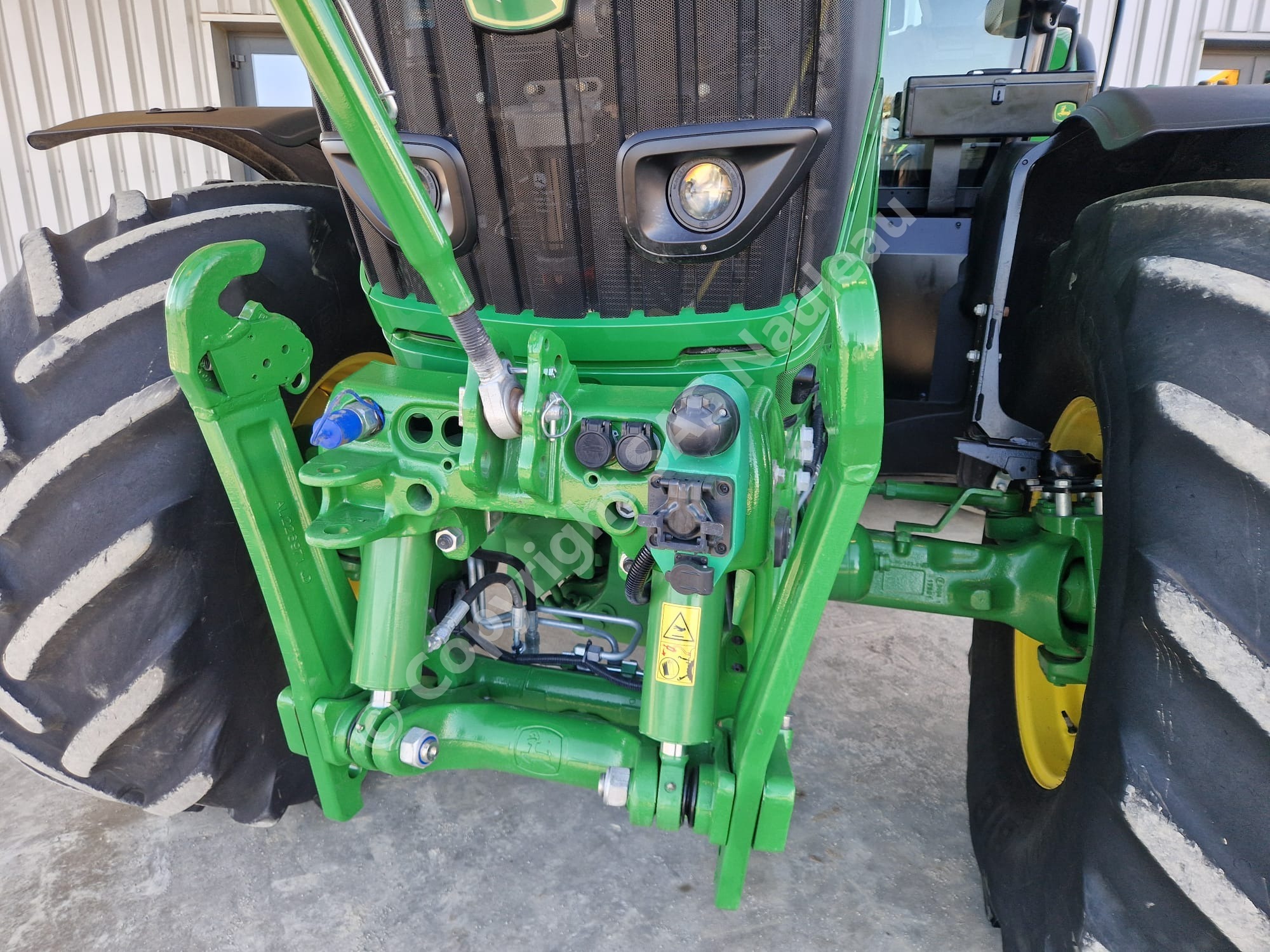 JOHN DEERE 6195R