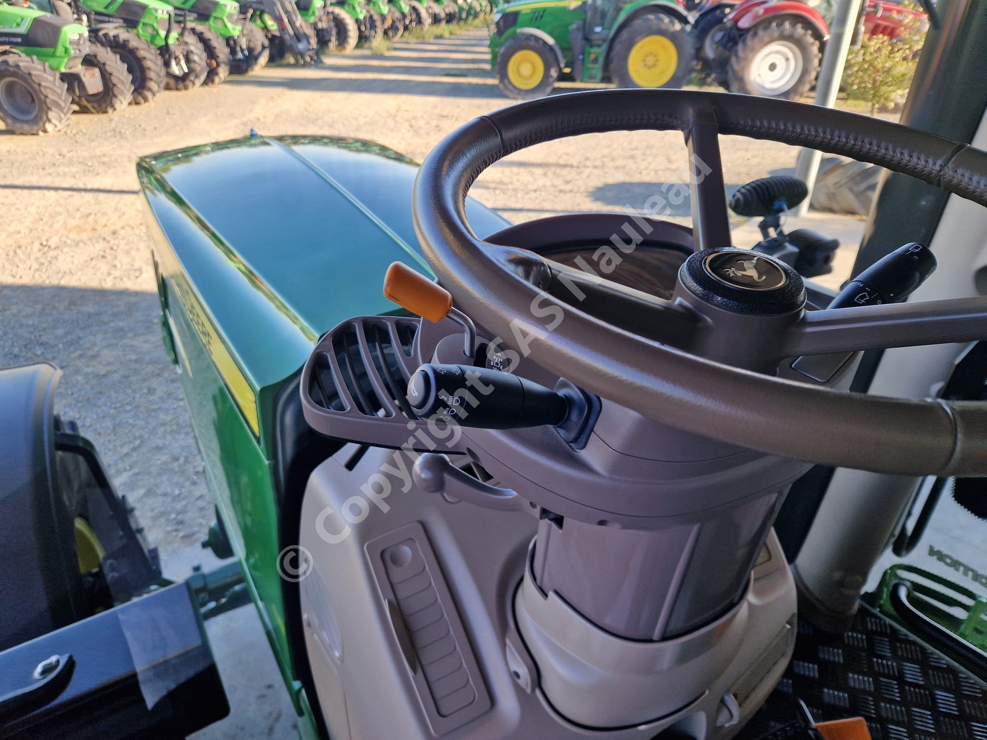 JOHN DEERE 6195R