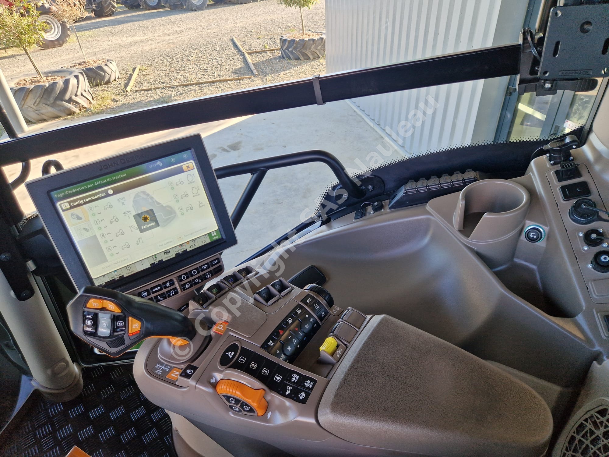 JOHN DEERE 6195R