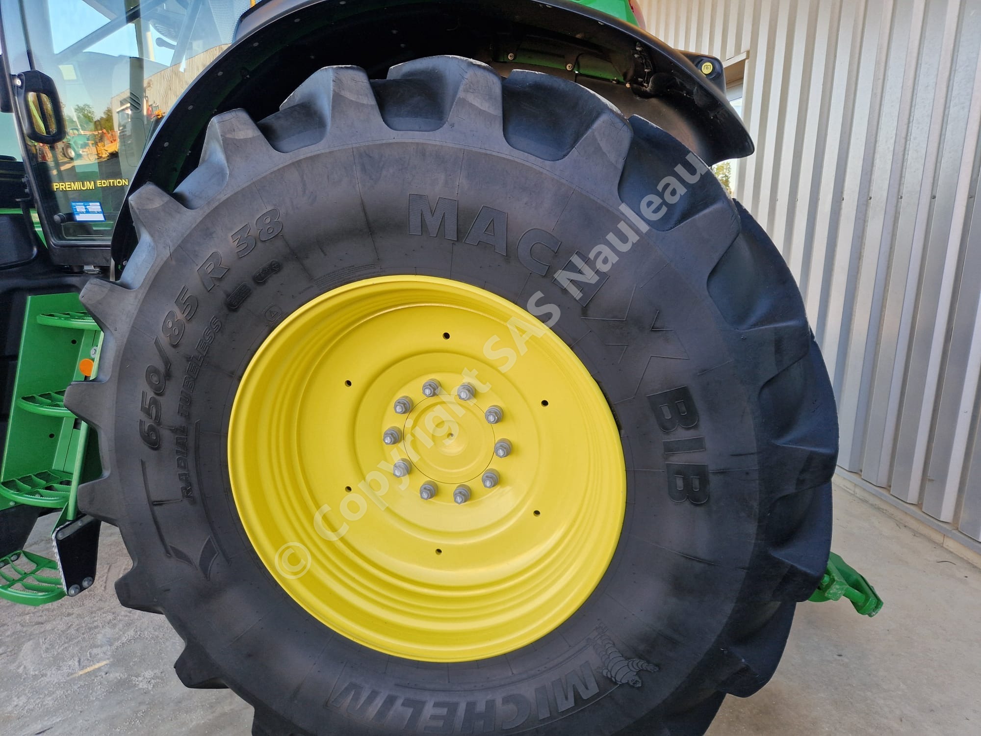 JOHN DEERE 6195R