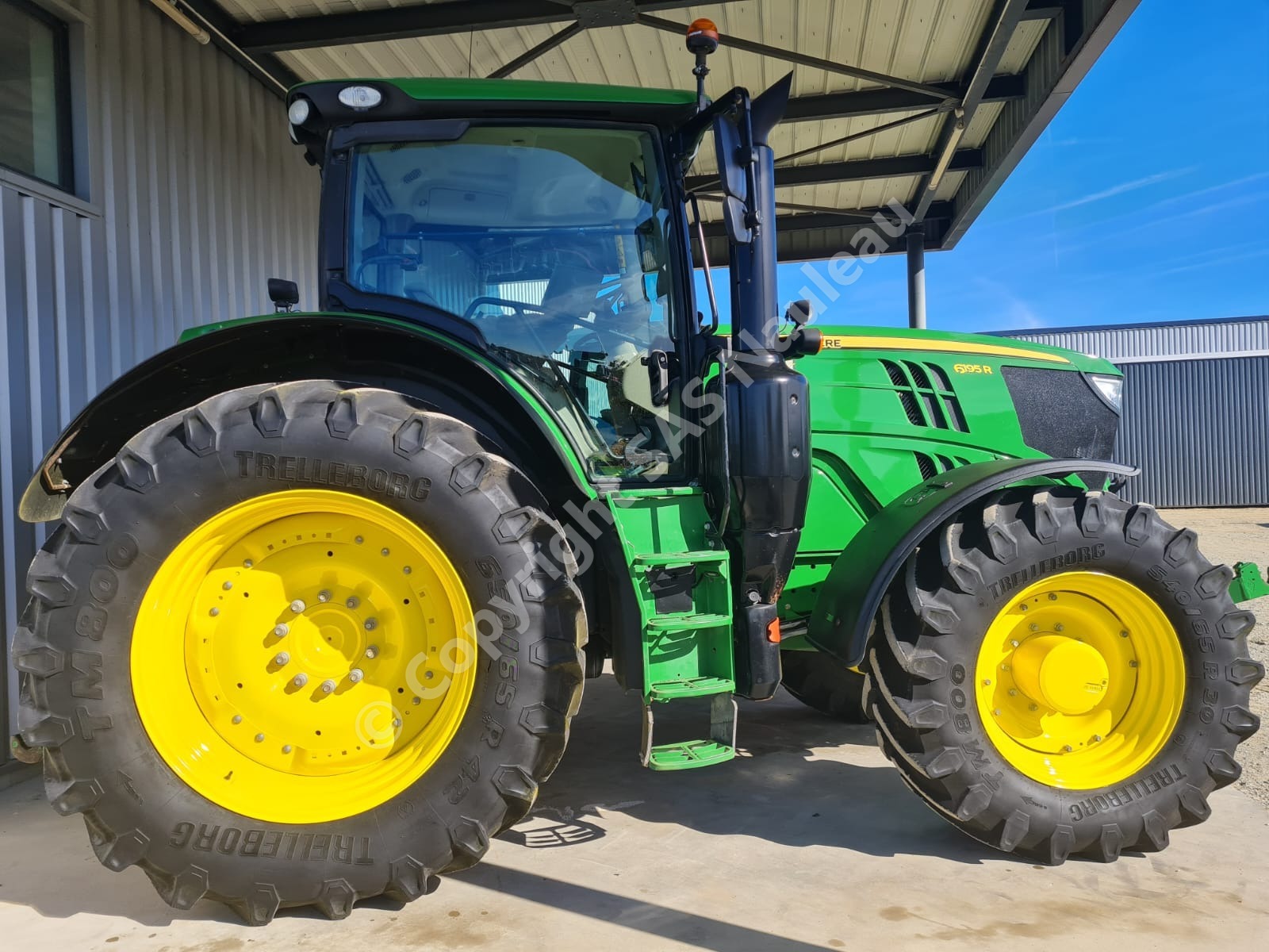 JOHN DEERE 6195R