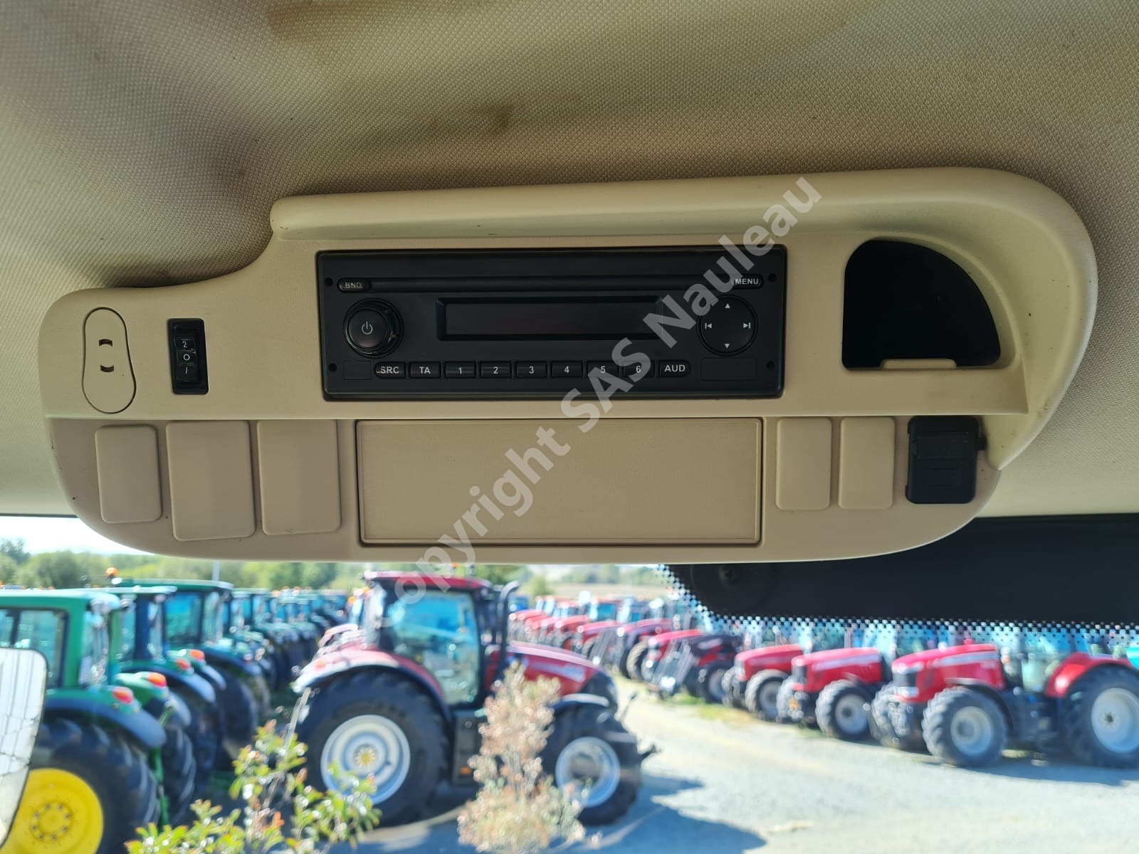 JOHN DEERE 6195R