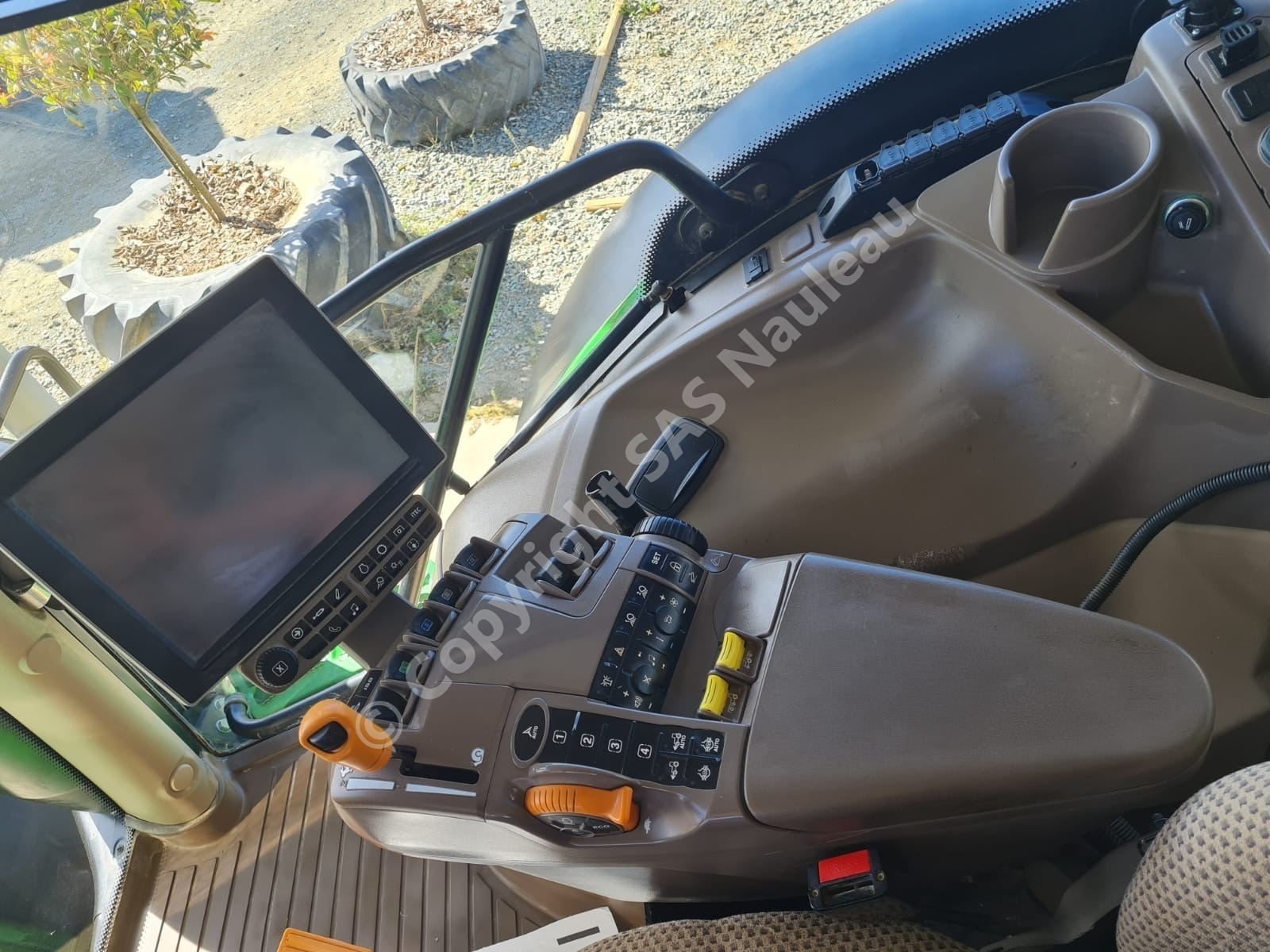 JOHN DEERE 6195R