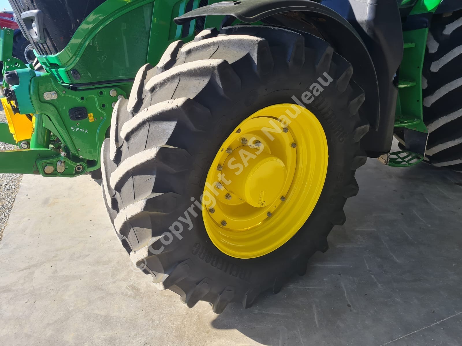 JOHN DEERE 6195R