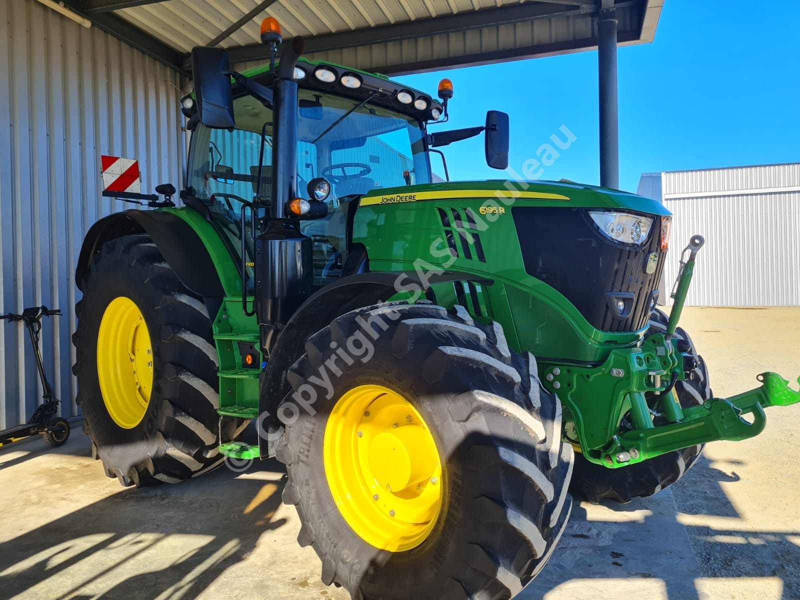 JOHN DEERE 6195R