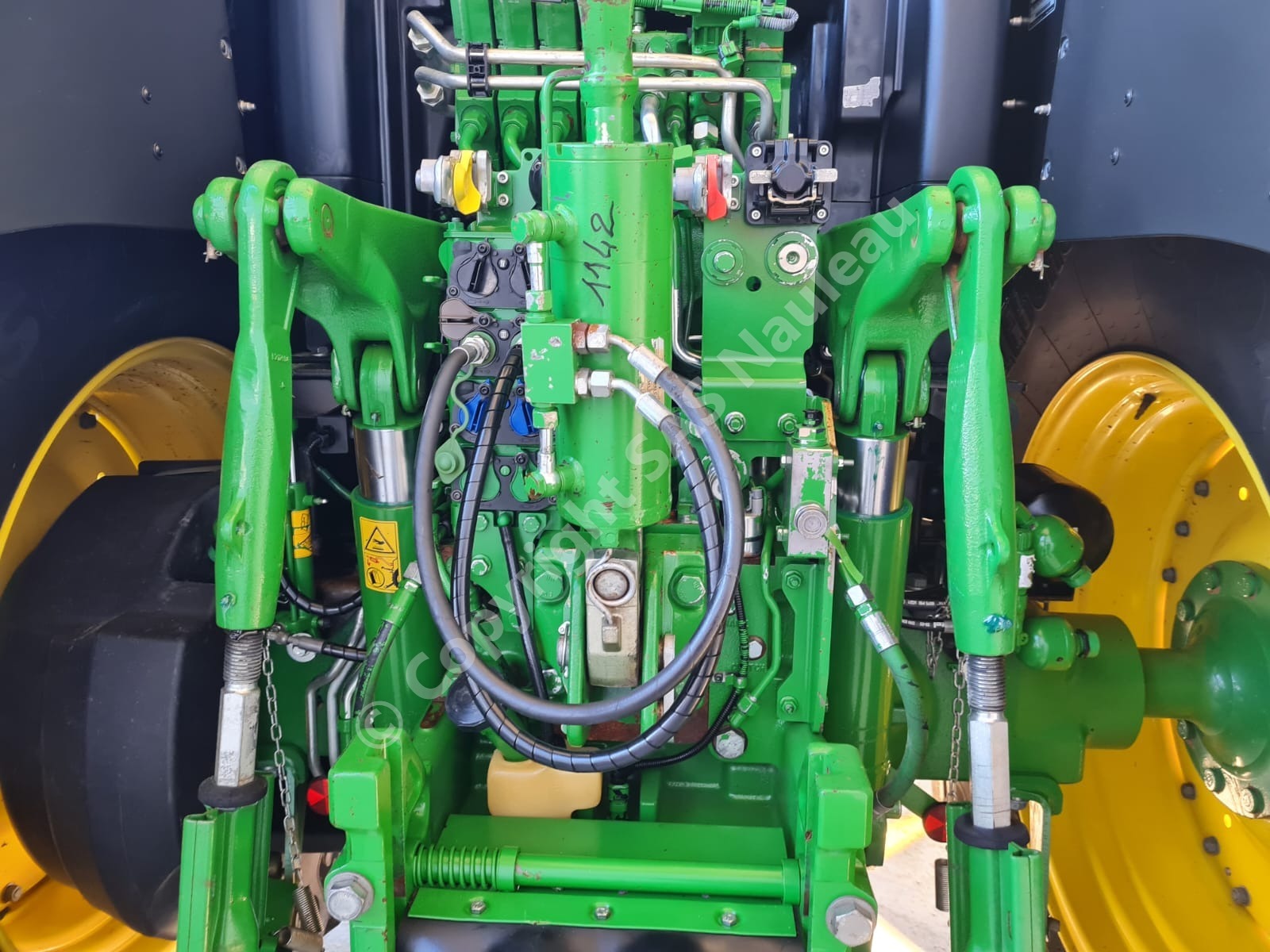 JOHN DEERE 6195R