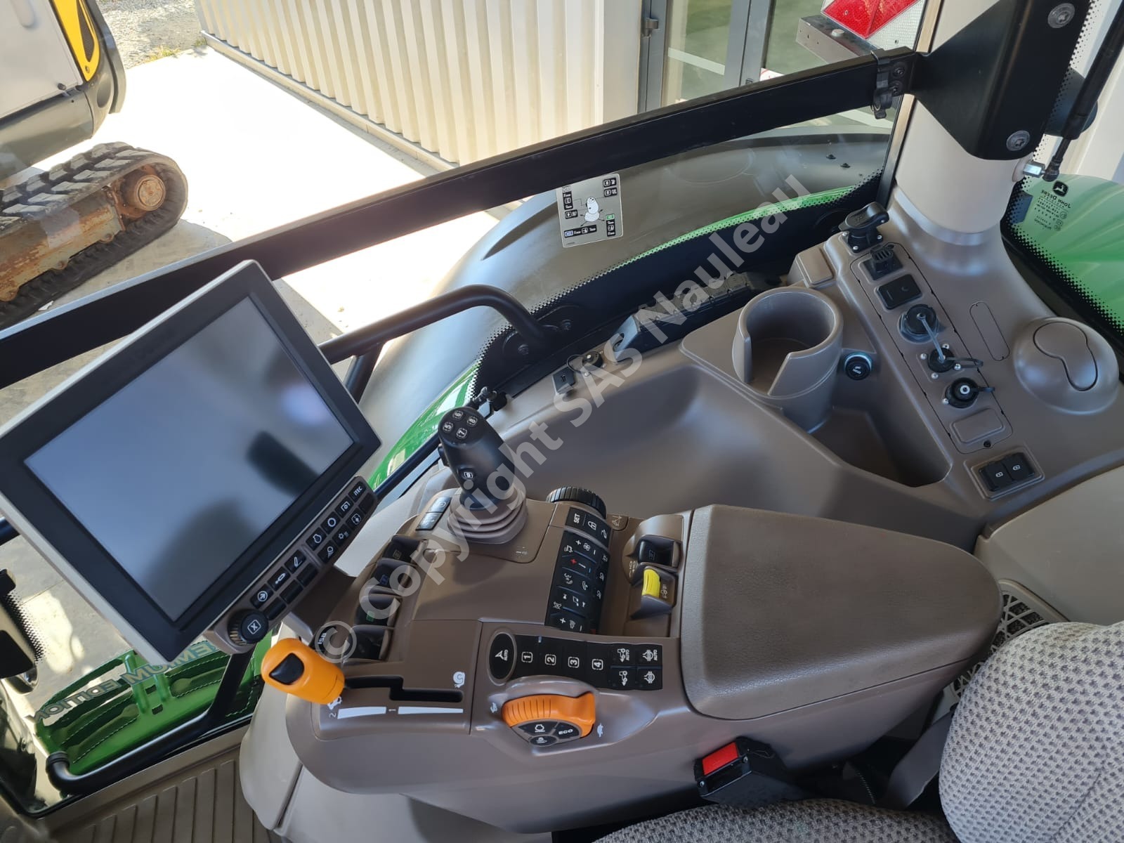 JOHN DEERE 6195R