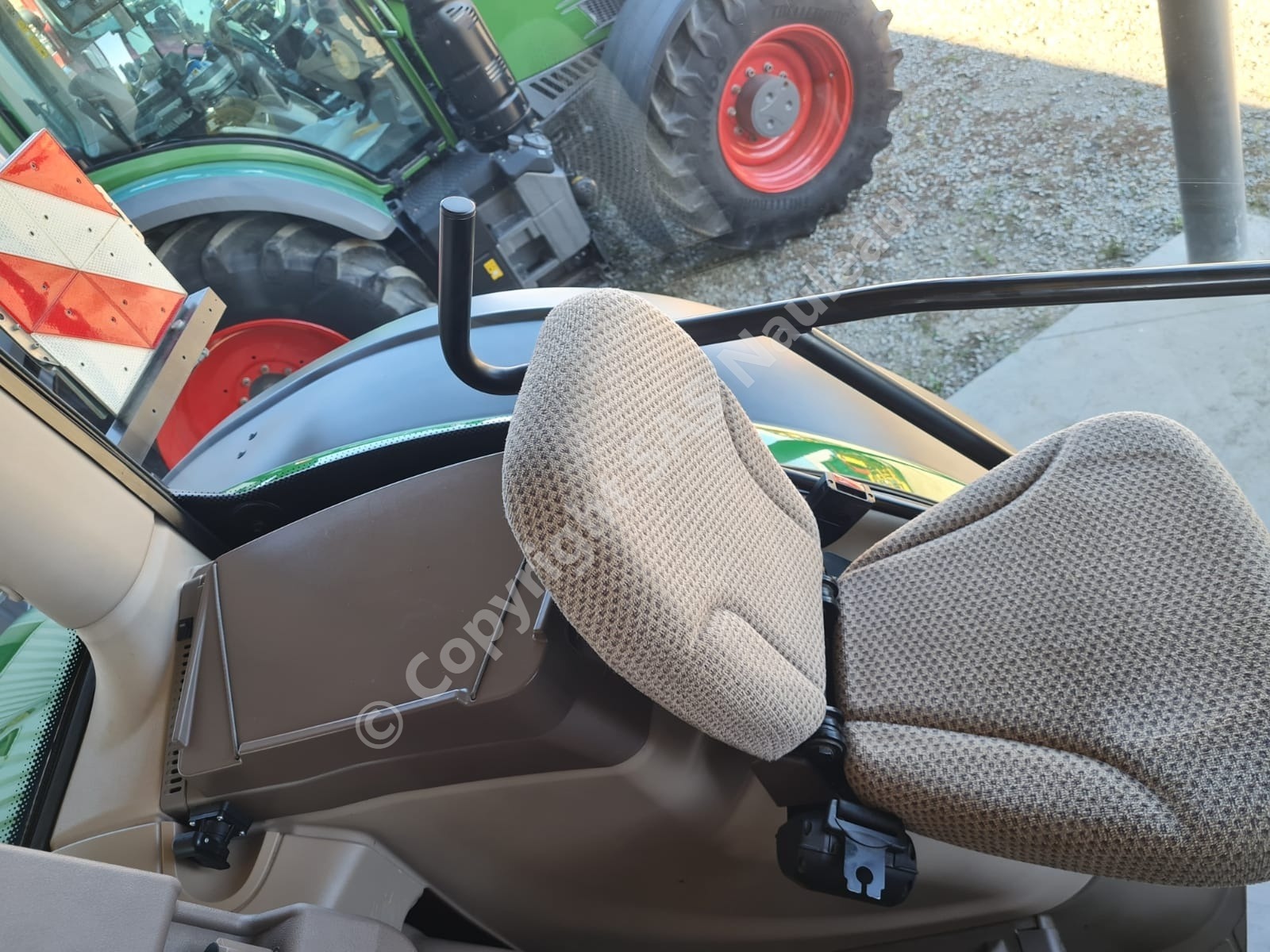 JOHN DEERE 6195R