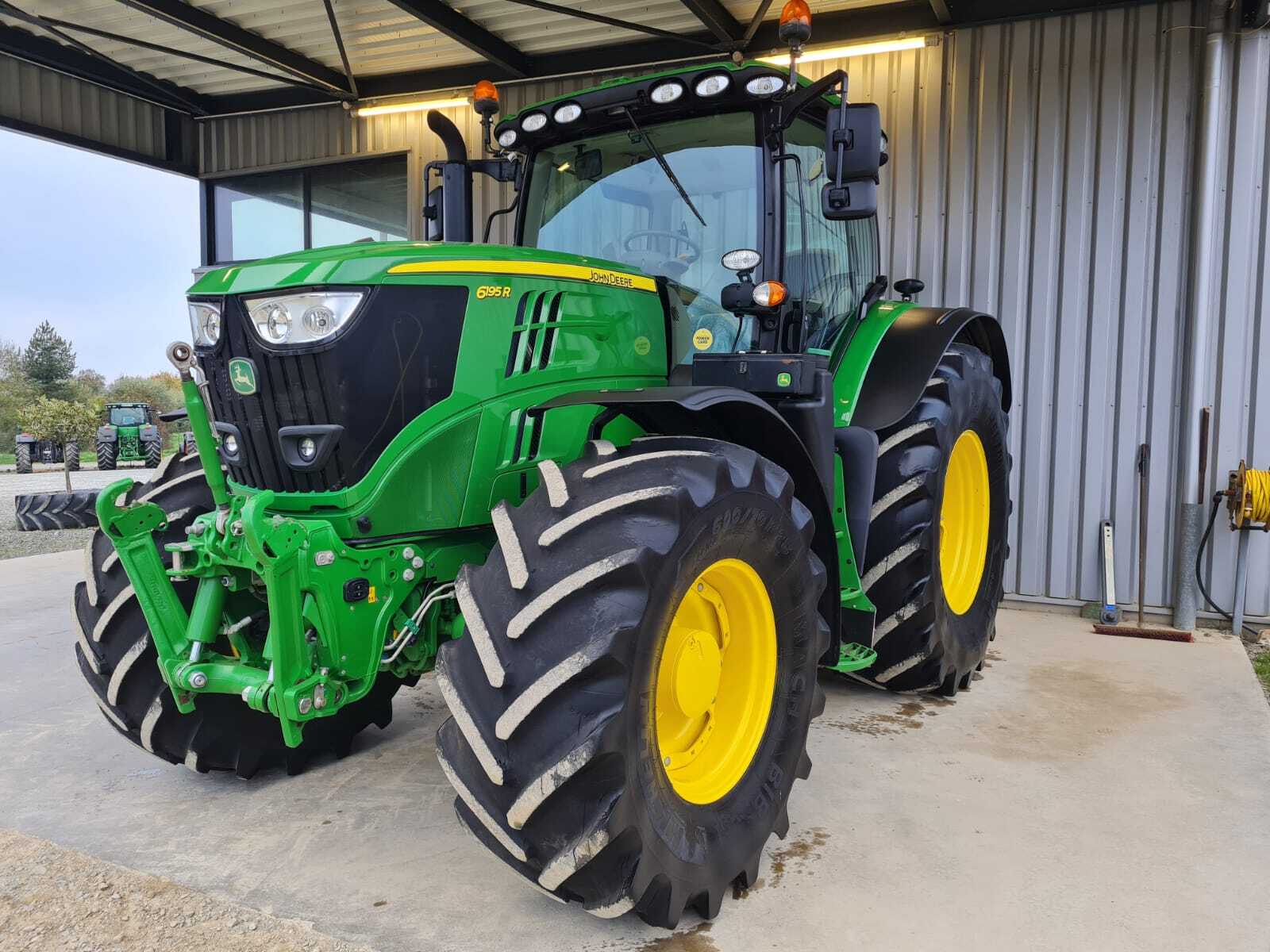 JOHN DEERE 6195R