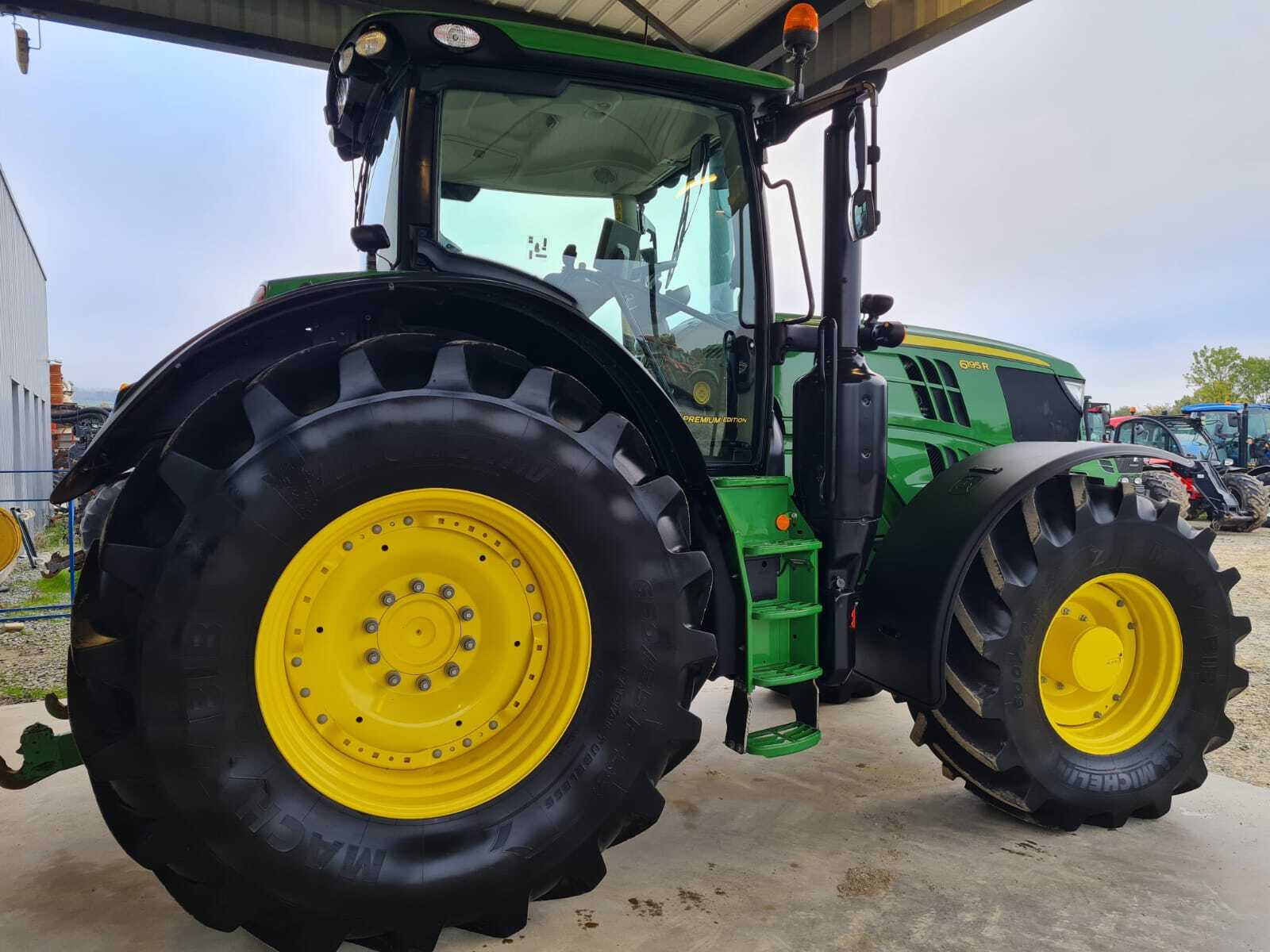 JOHN DEERE 6195R