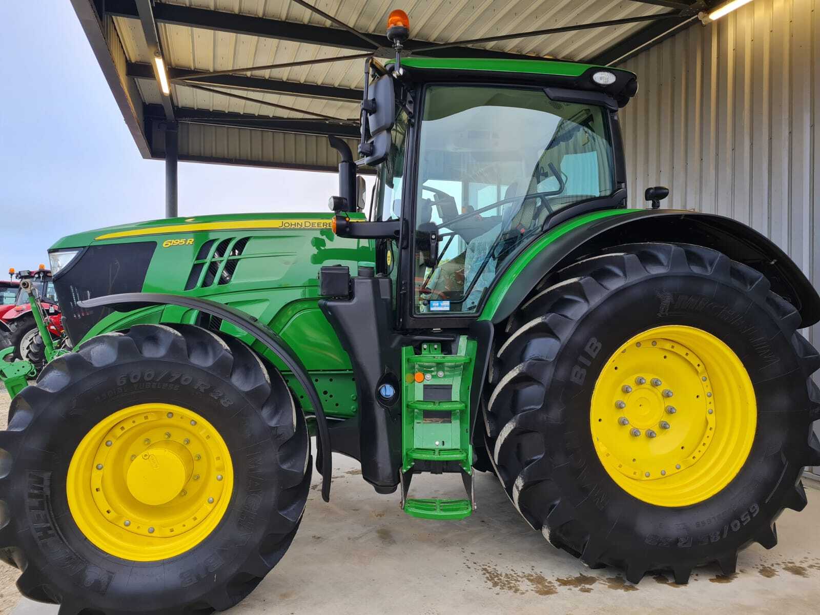JOHN DEERE 6195R