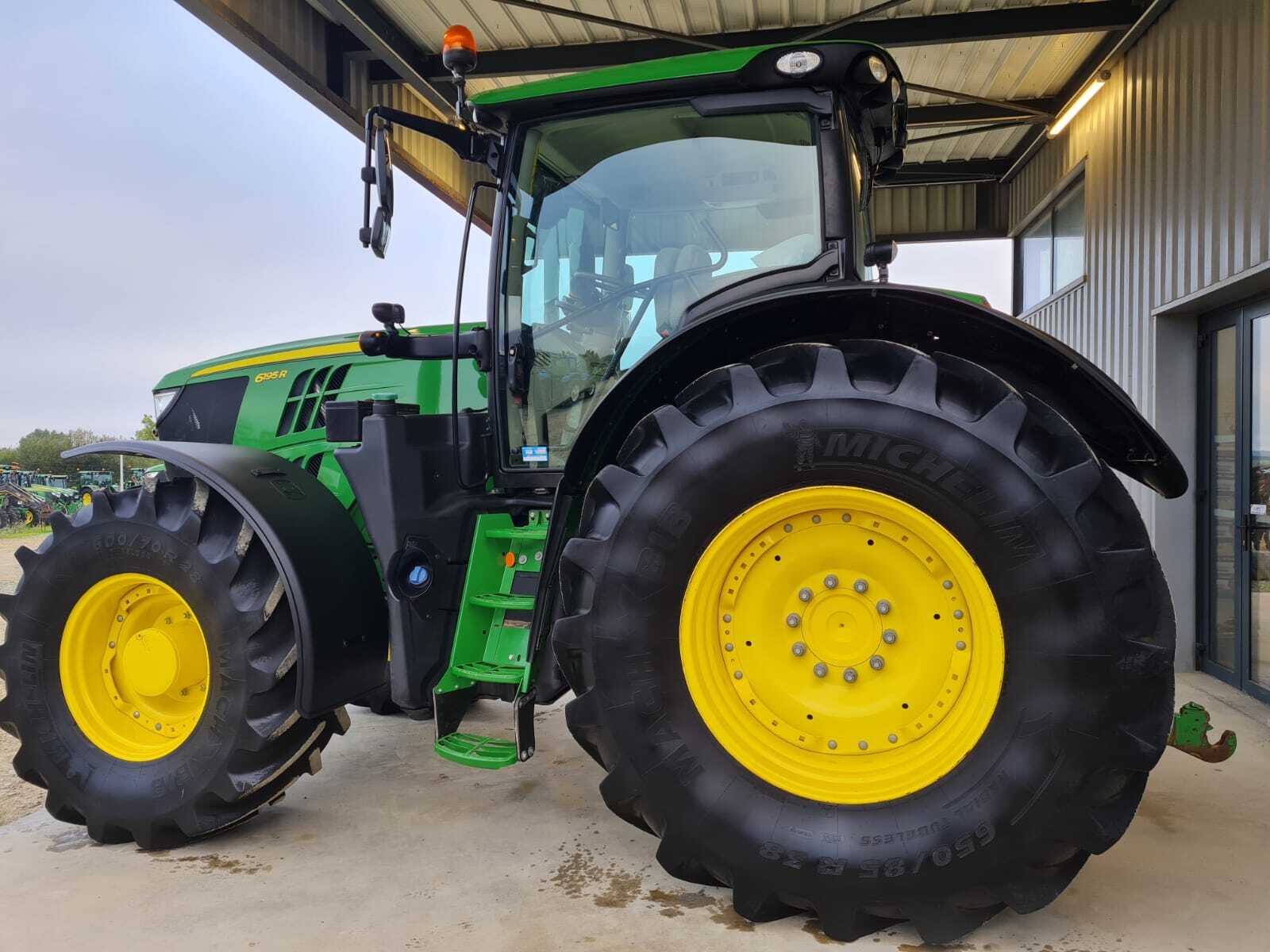 JOHN DEERE 6195R