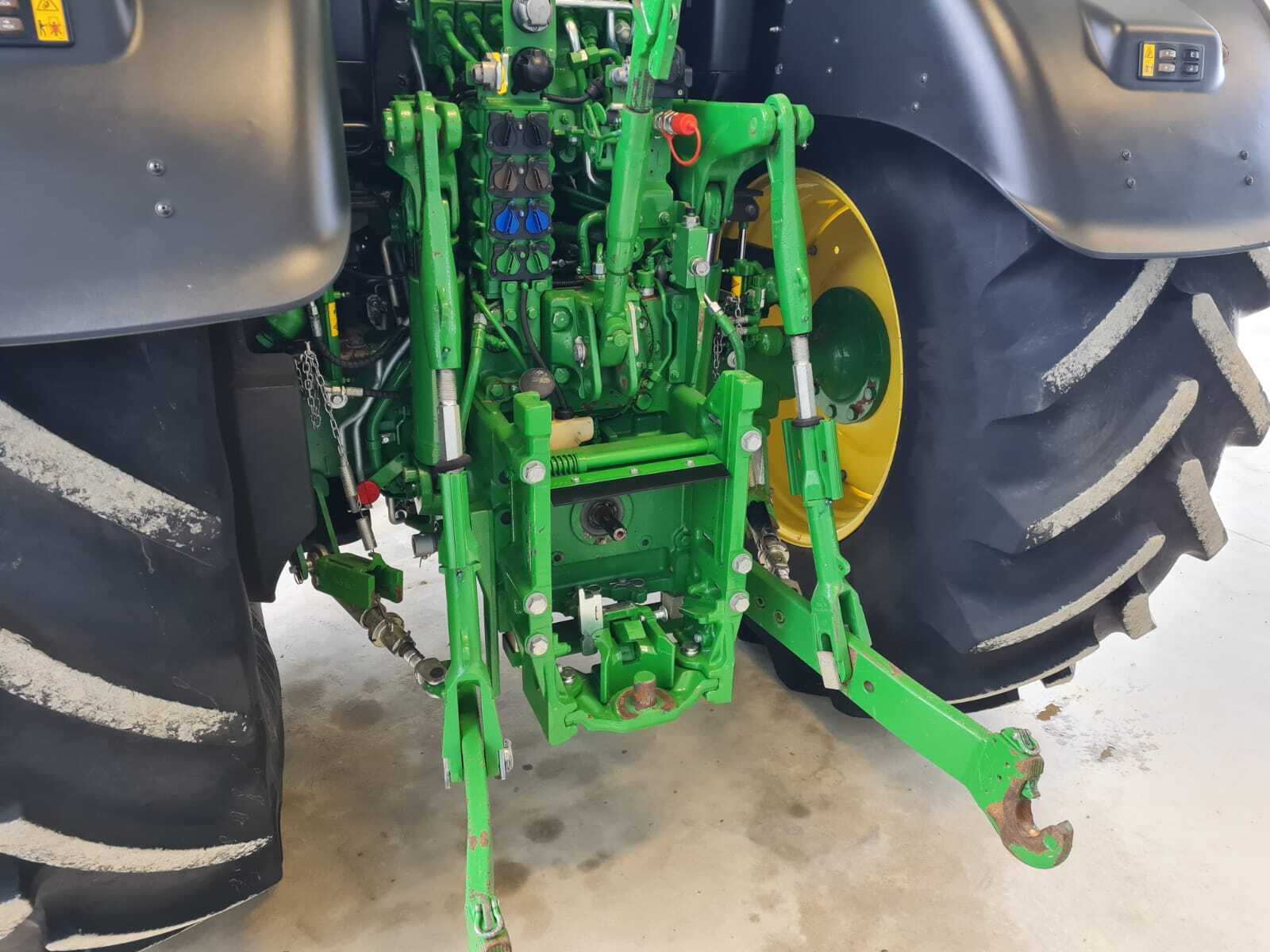 JOHN DEERE 6195R
