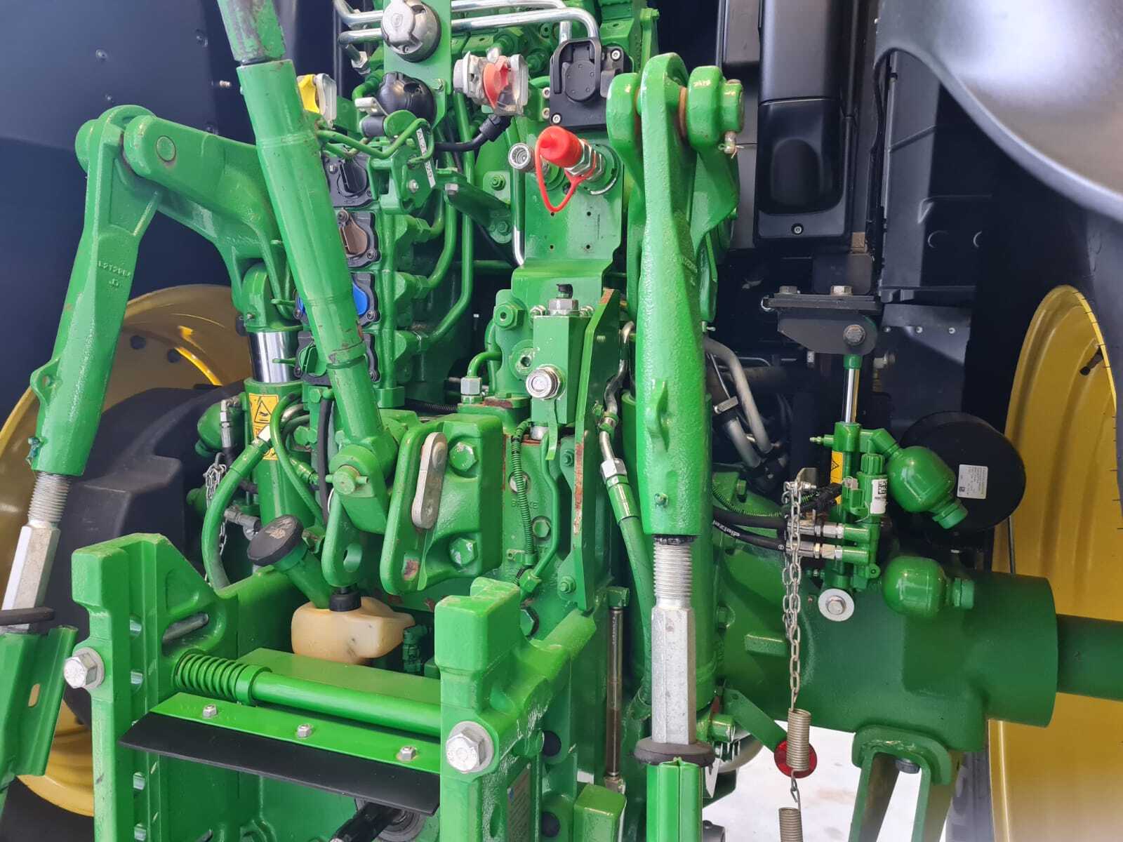 JOHN DEERE 6195R
